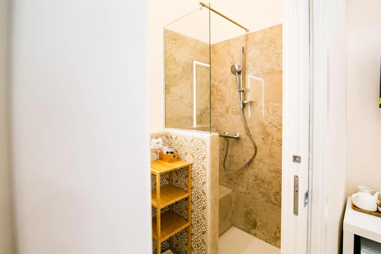 Bathroom in Migliori Olive Ascolane beds