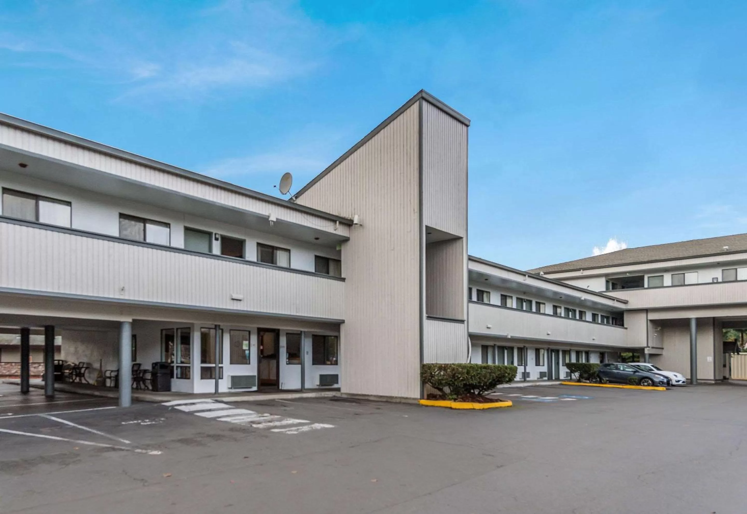 Property Building in Quality Inn Bellevue