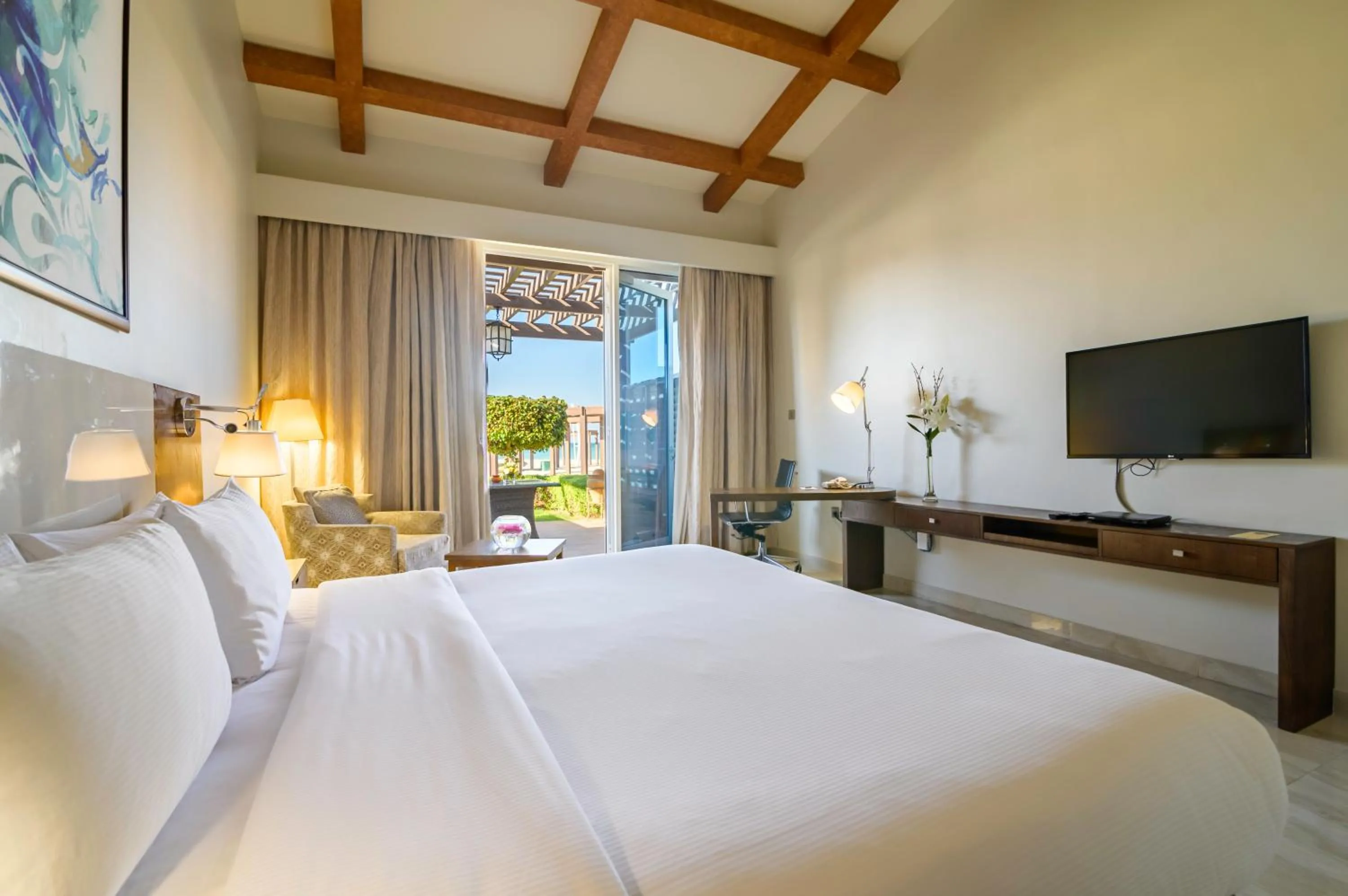 Bed in Danat Jebel Dhanna Resort