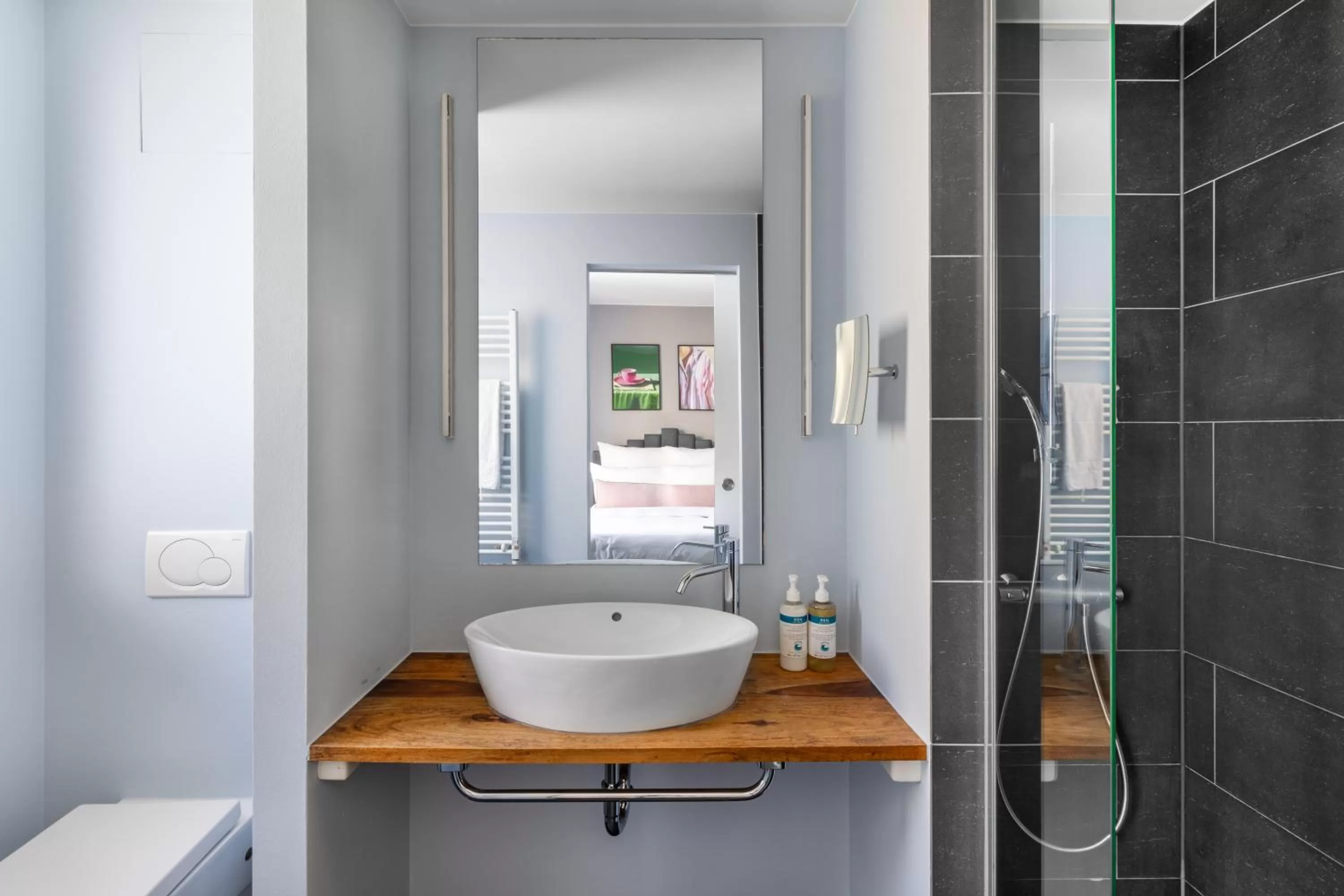 Bathroom in Numa Berlin Boxer