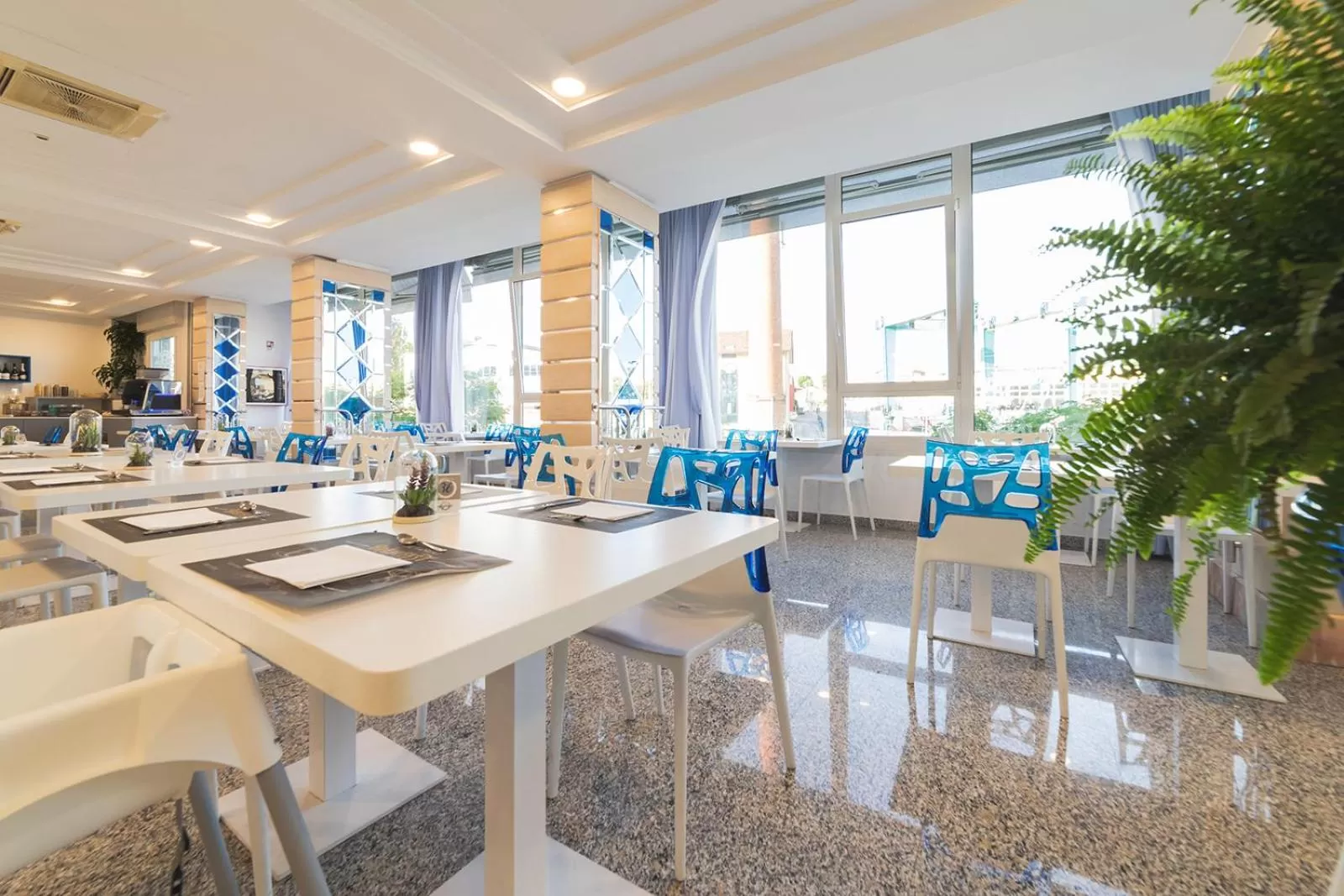 Restaurant/places to eat in Hotel Majorca