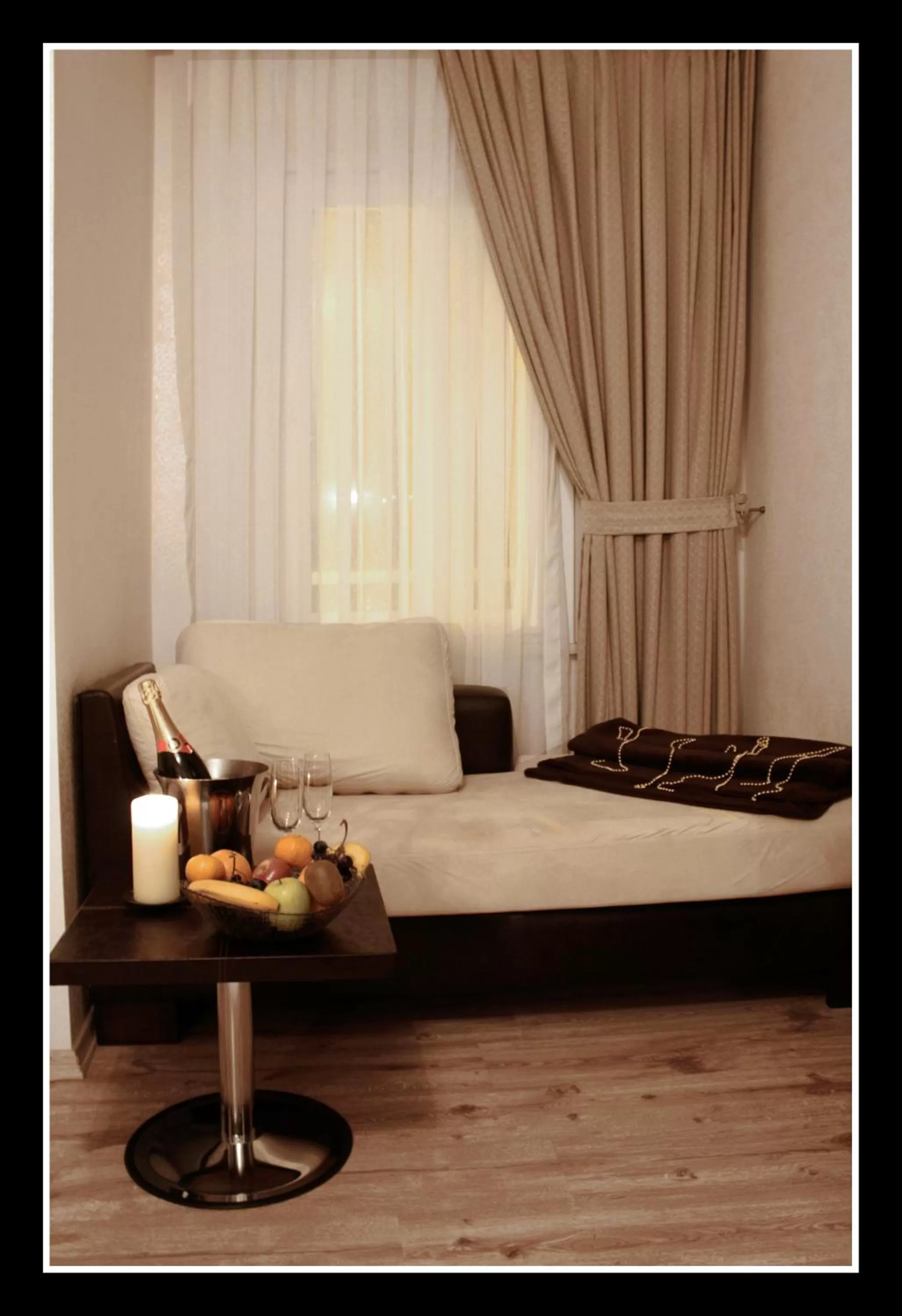 Photo of the whole room, Bed in Sultanahmet Cesme Hotel