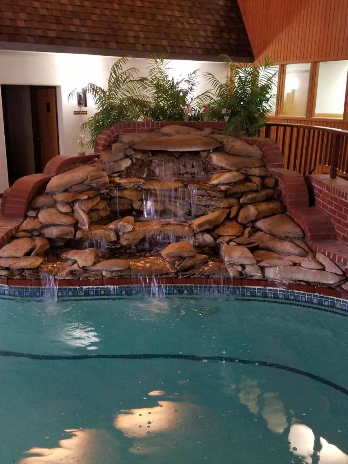 Swimming pool in Apple Tree Inn