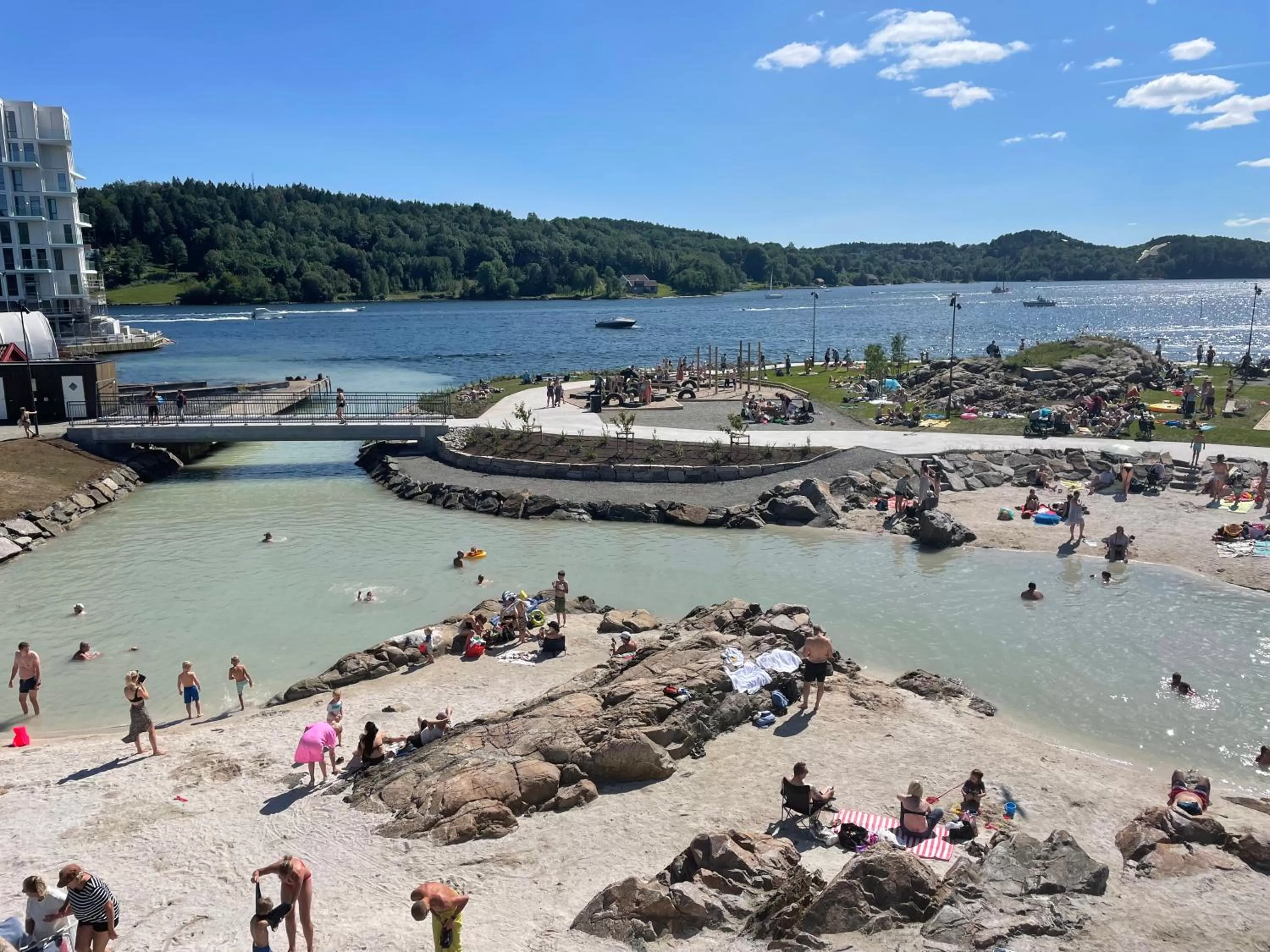 Beach in Krøgeneslåven Microtel