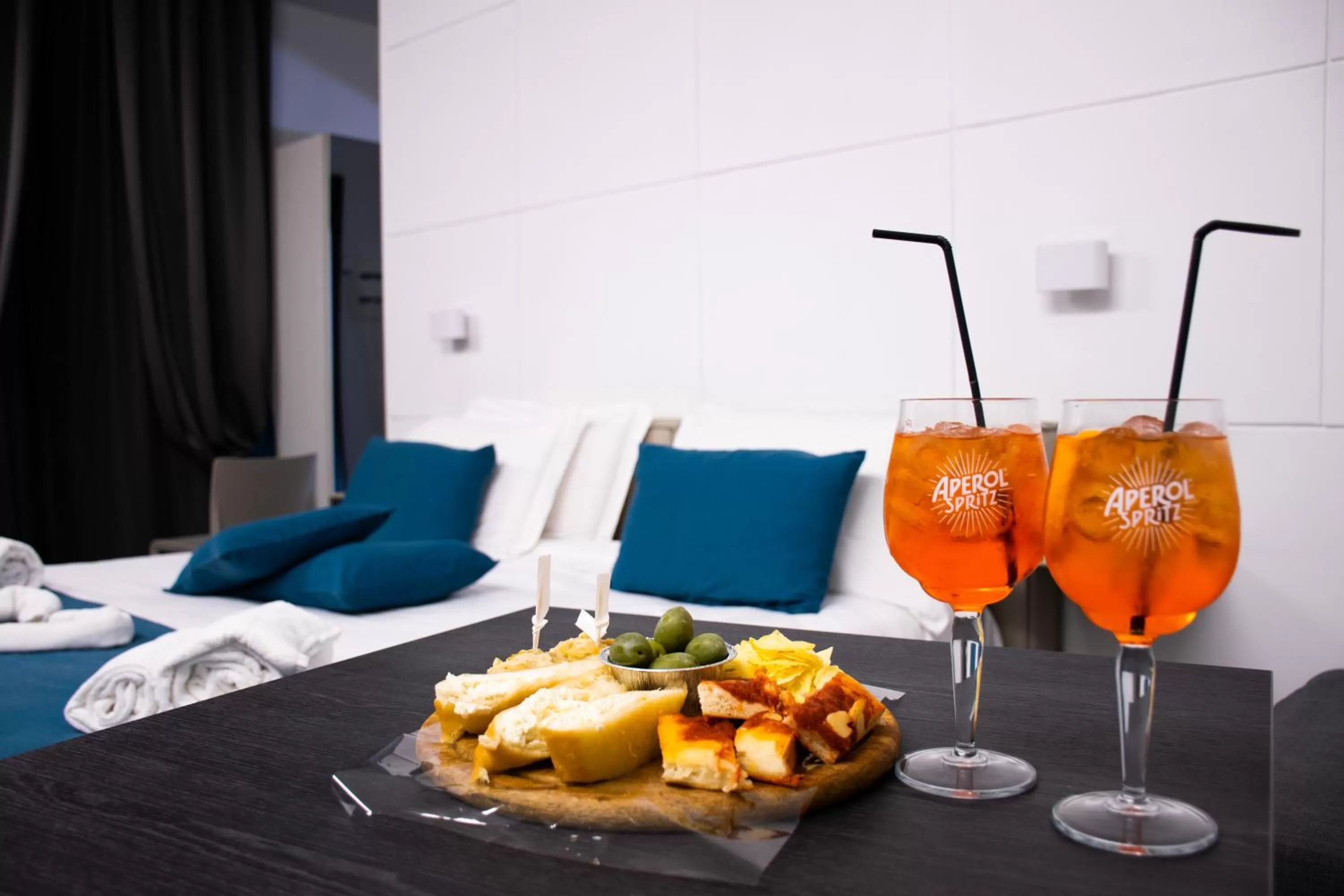 Megaris Luxury Suite Rooms