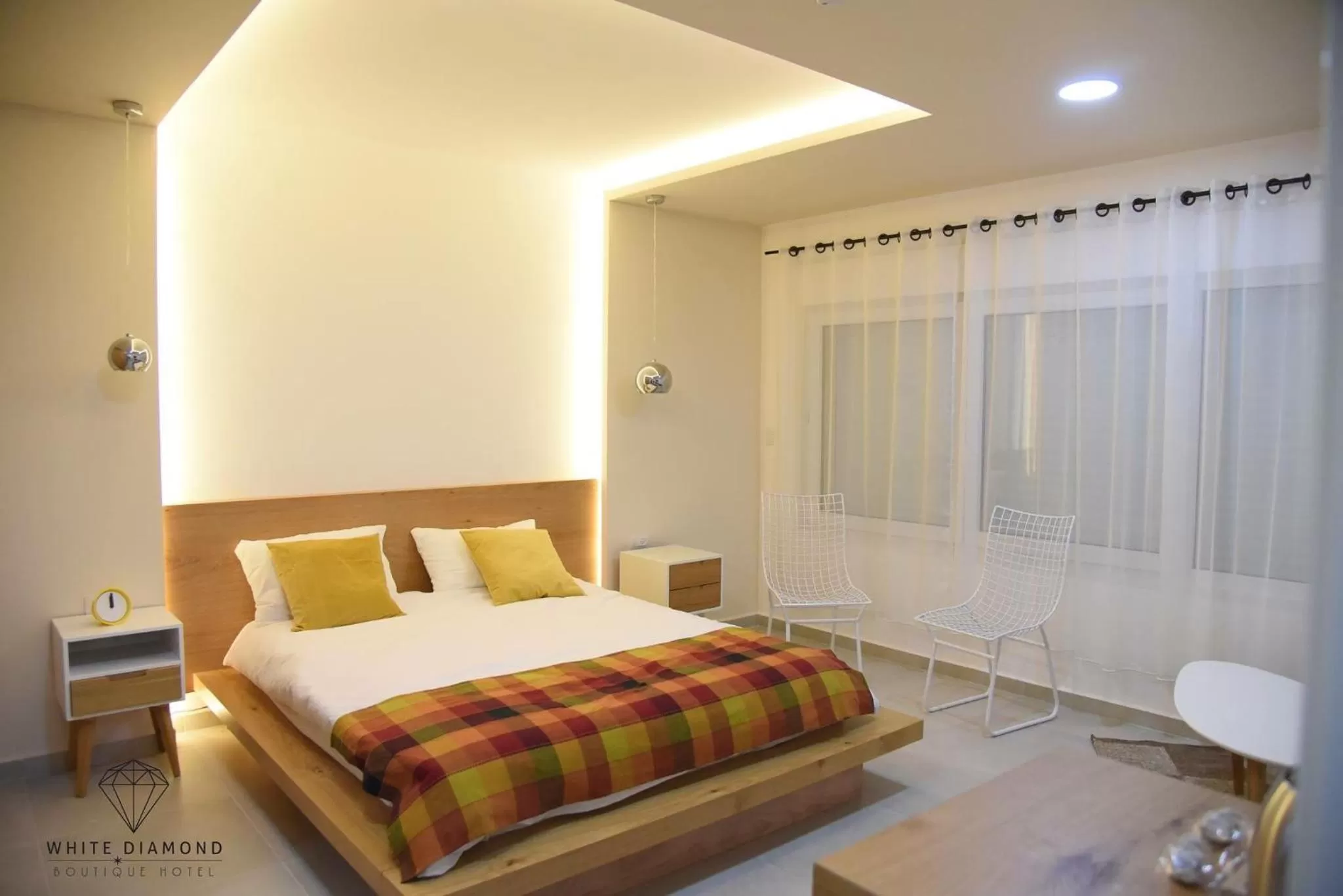 Bed in White Diamond