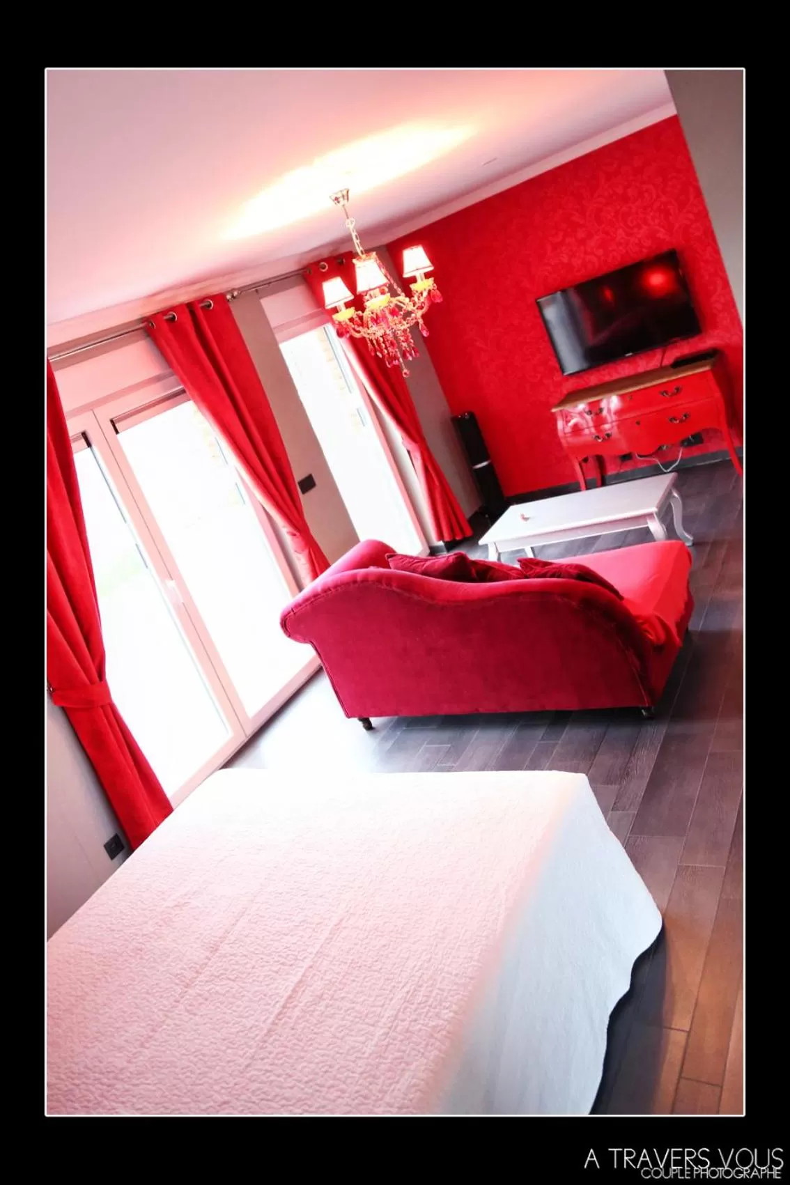 Bed in V E R O N E - Rooms & Suites - Liège - Rocourt
