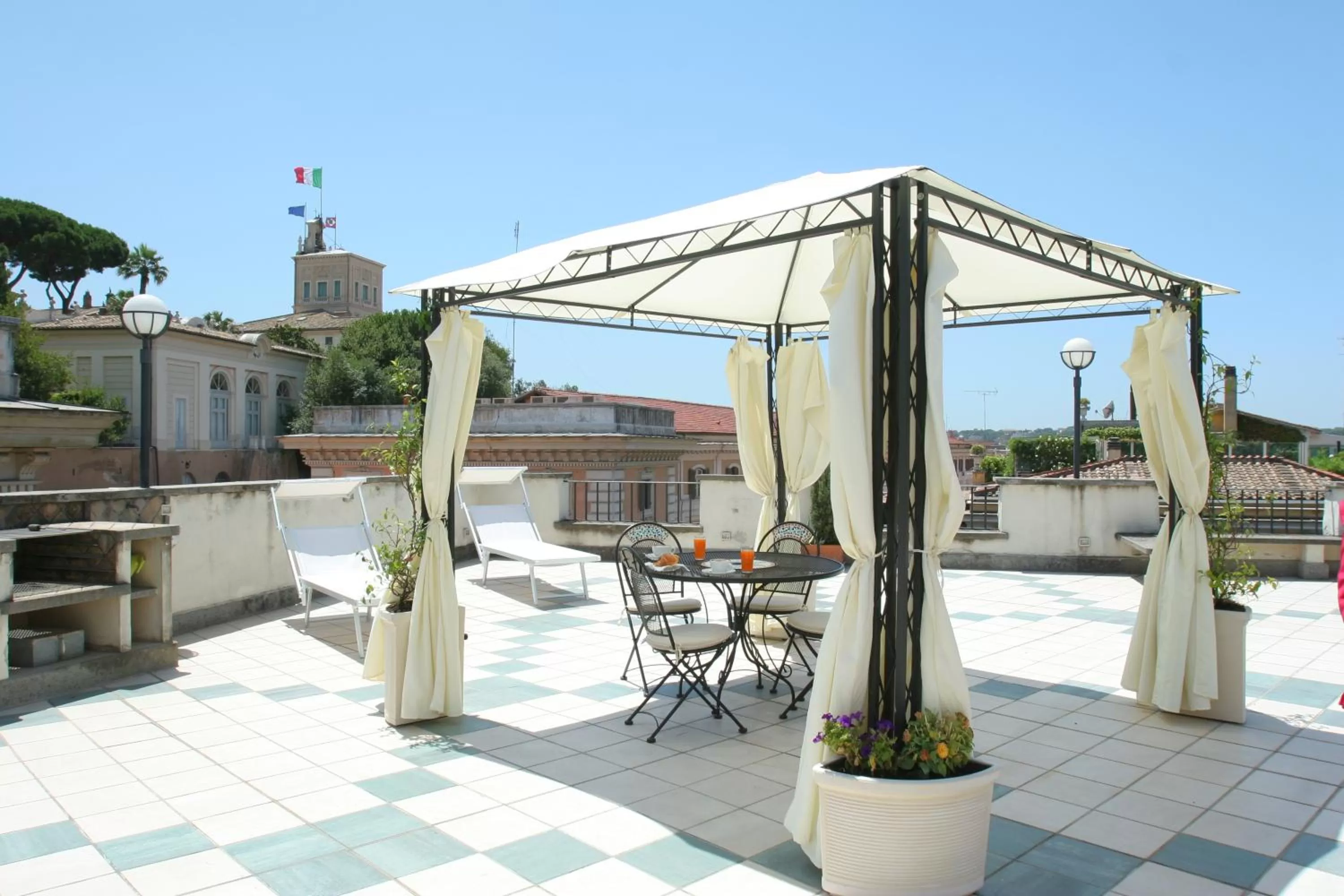 Double Room with Terrace - Attic in Hotel Fellini a Fontana di Trevi