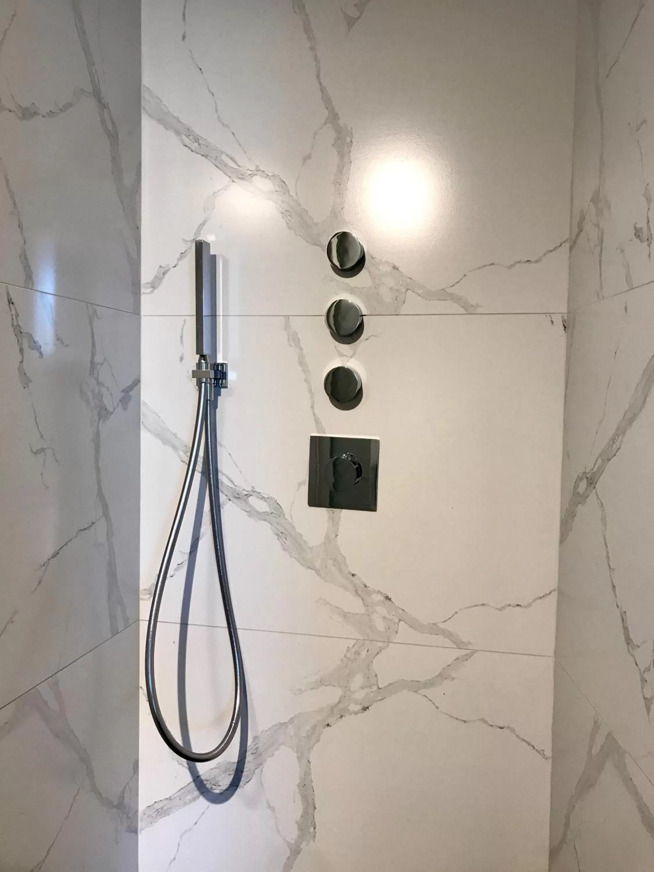 Shower in Bespoke House Athens