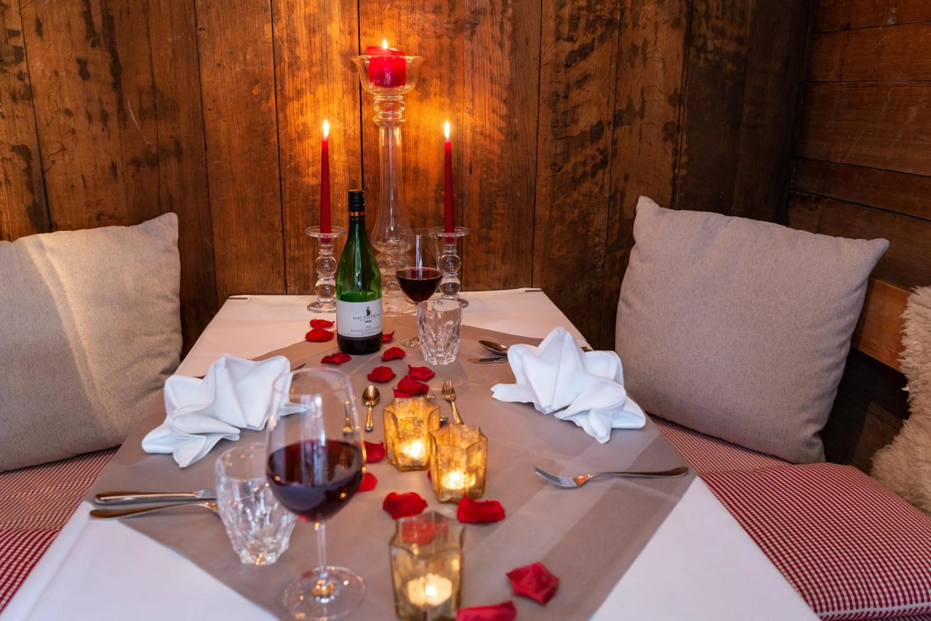 Restaurant/places to eat in Landhotel Gottinger