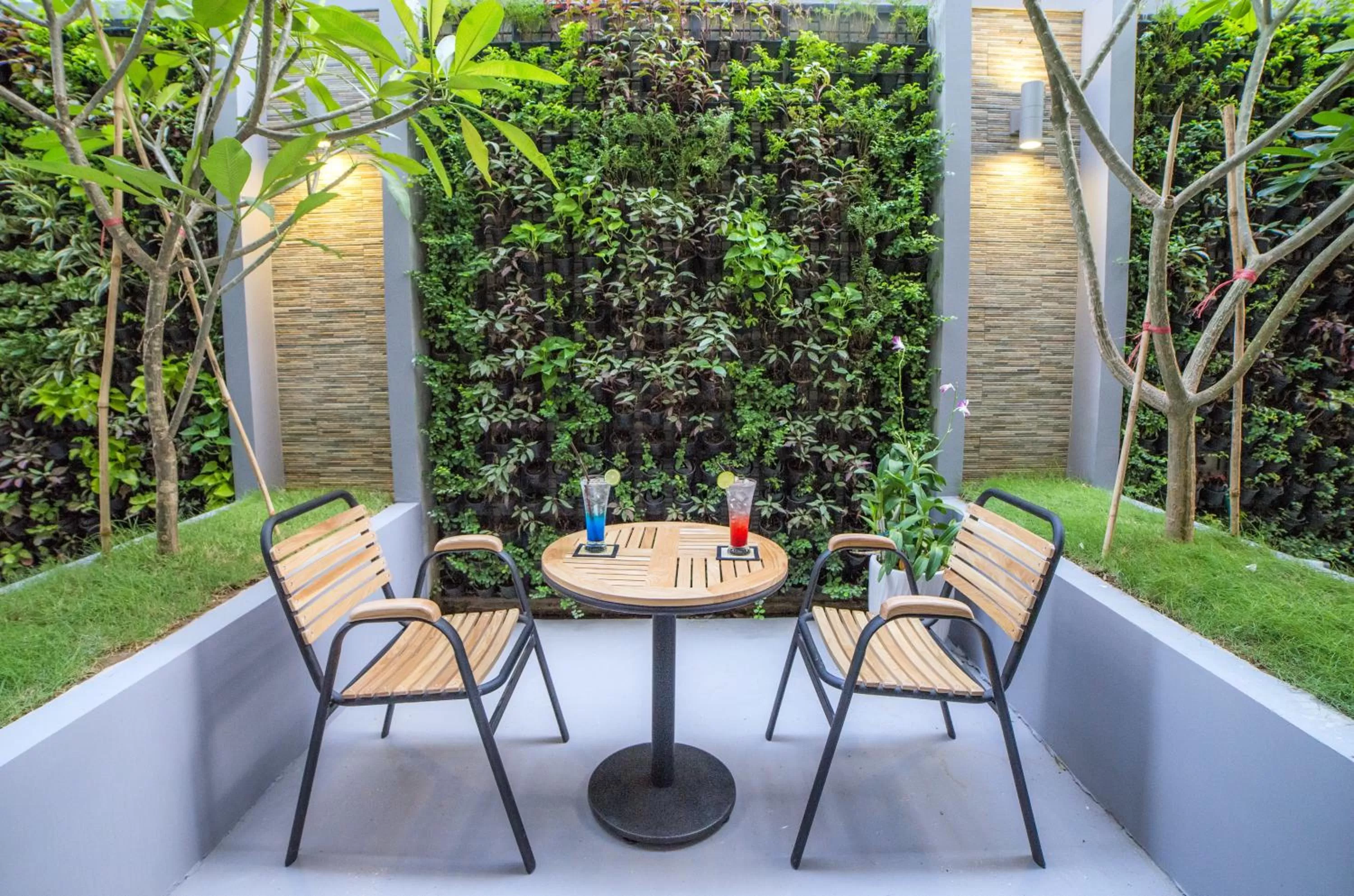 Garden view in Phnom Penh Katari Hotel