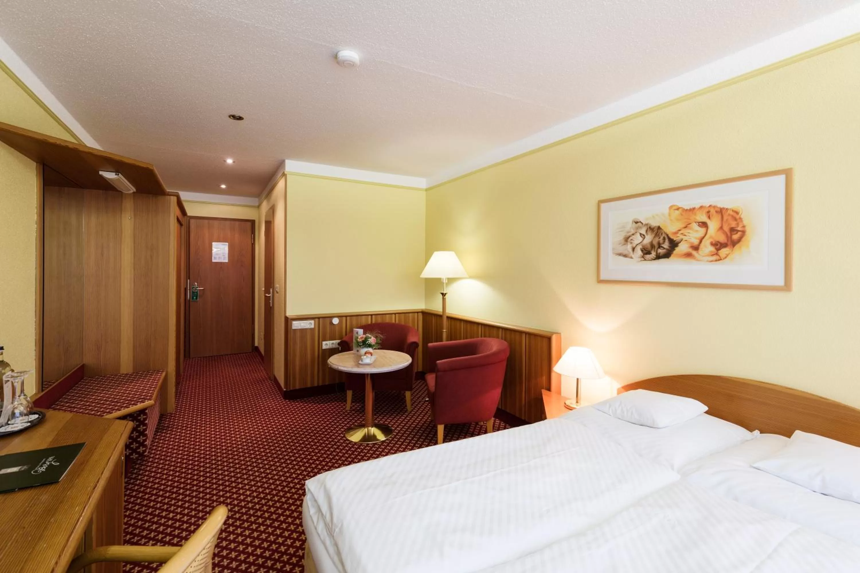 Living room, Bed in Wellness-& Nationalpark Hotel Schliffkopf, BWSC