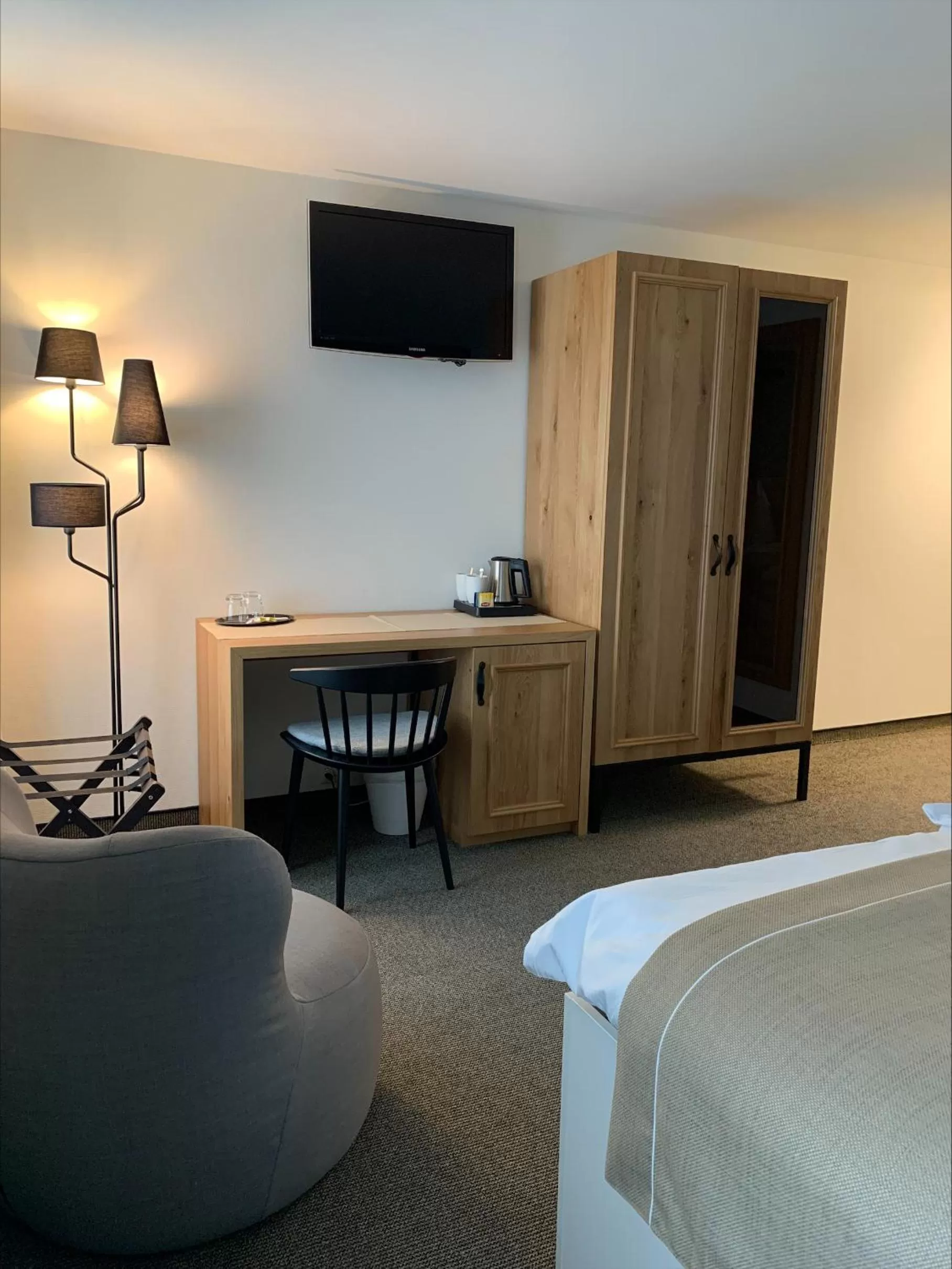 Bed in Hotel Engel am Bahnhof