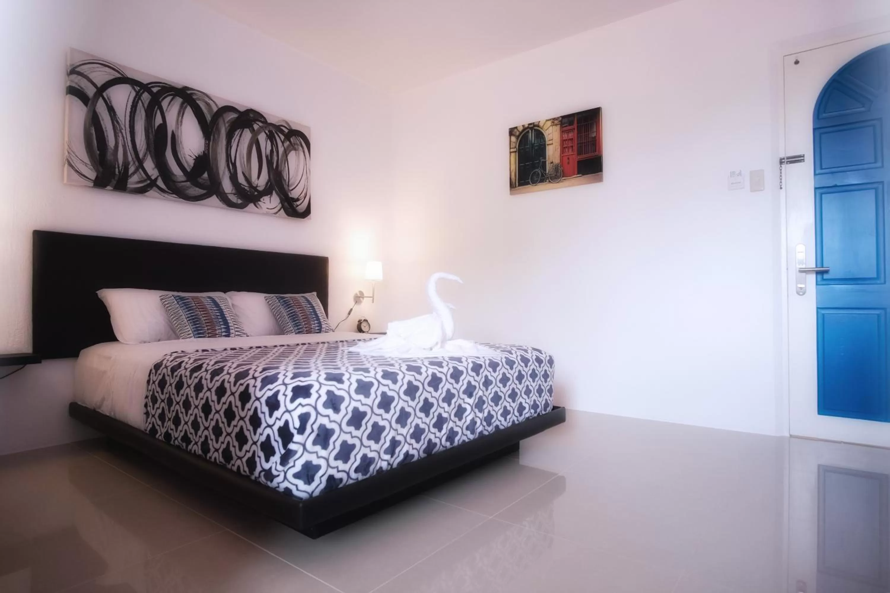 Photo of the whole room, Bed in D´Gecko Hotel