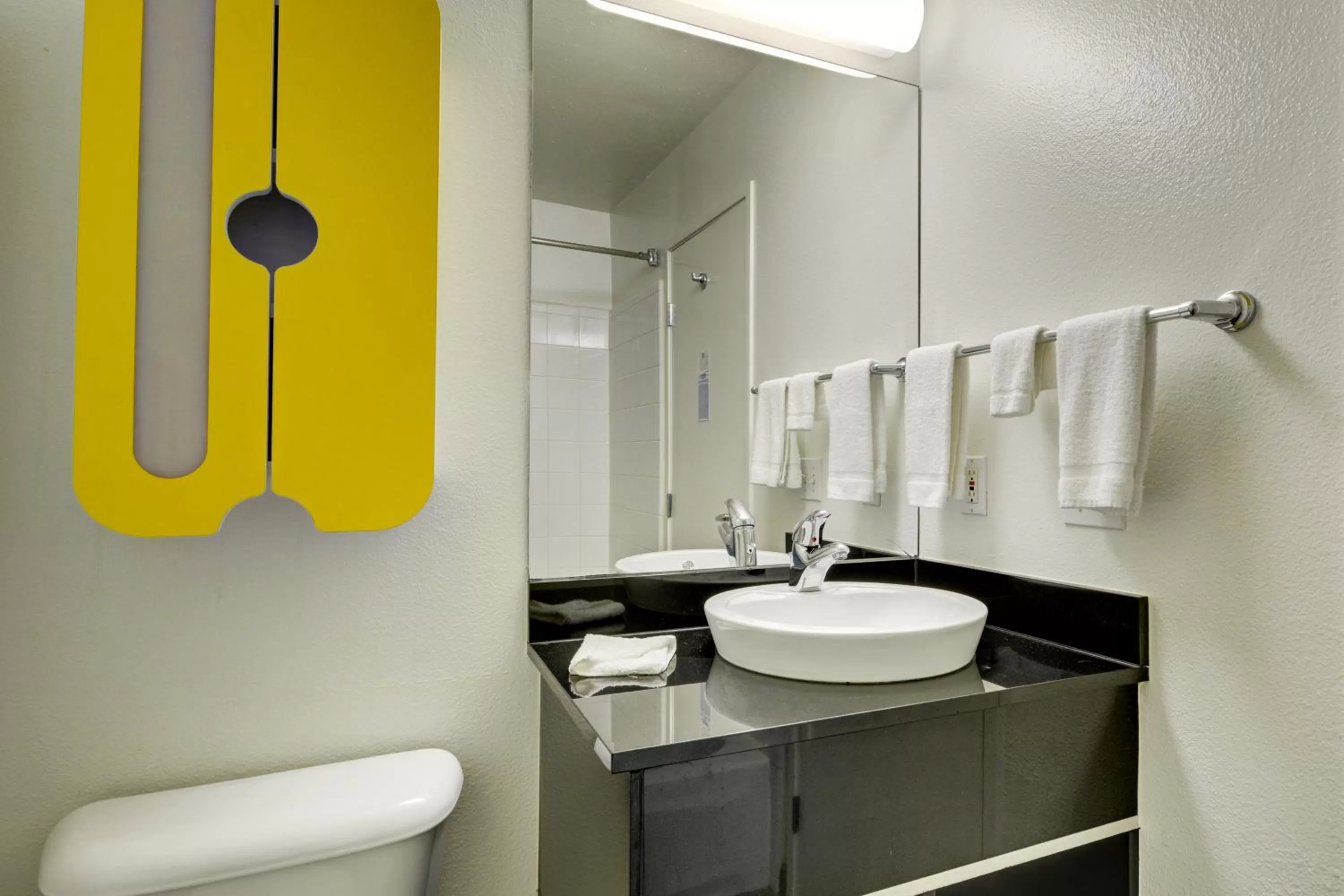 Bedroom in Studio 6-Mountlake Terrace, WA - Seattle