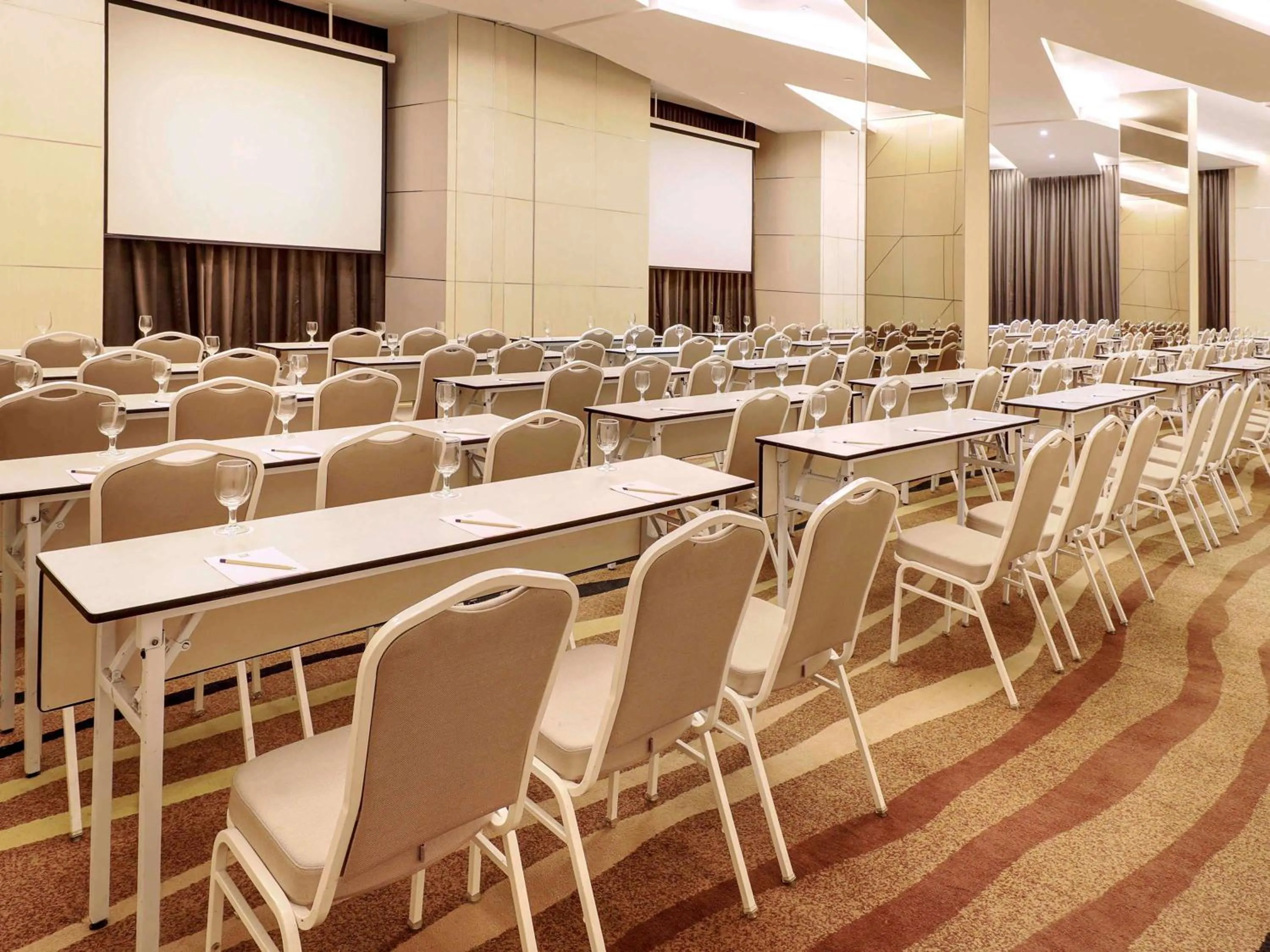 Meeting/conference room in ibis Styles Jakarta Gajah Mada