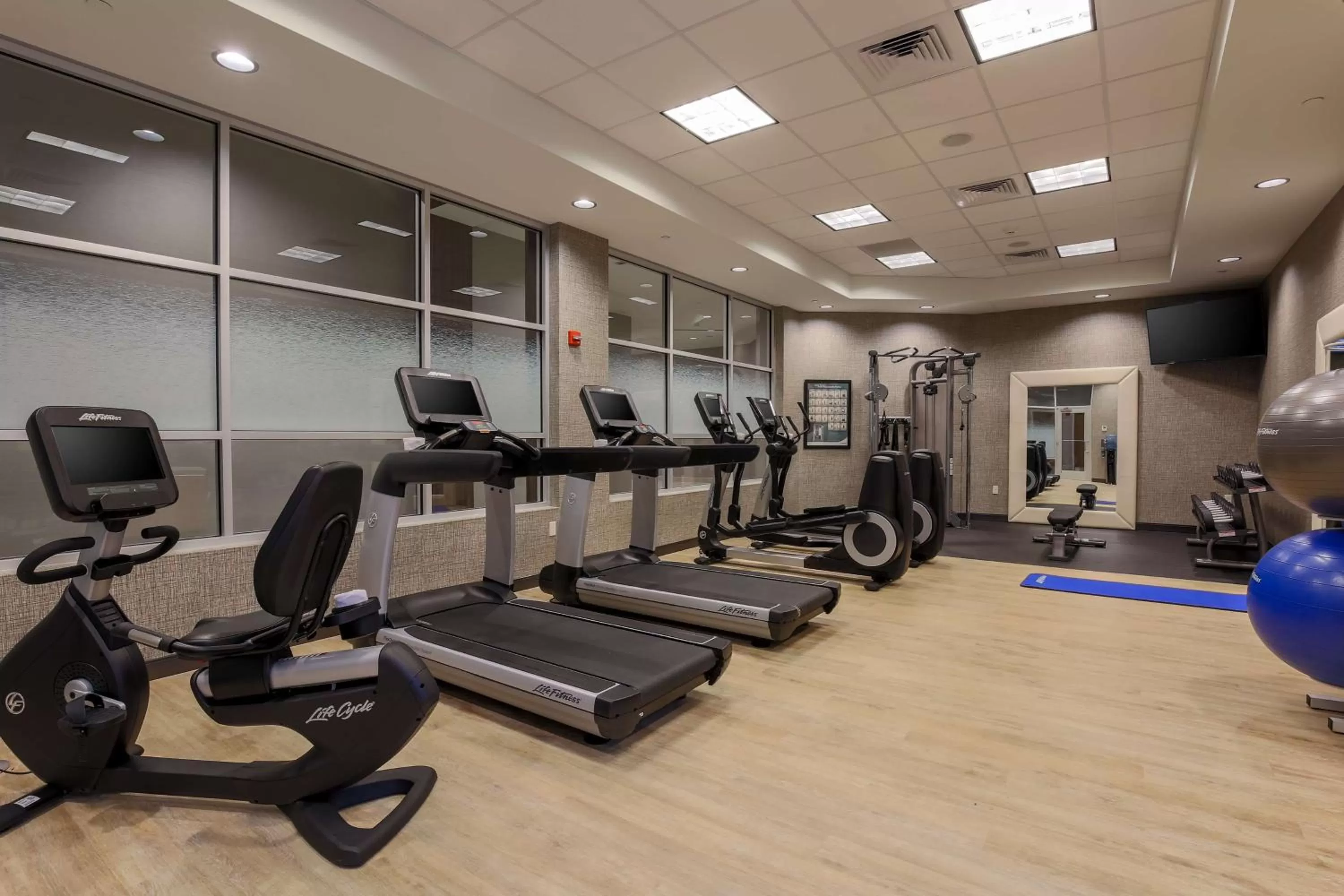 Fitness centre/facilities in DoubleTree by Hilton Evansville