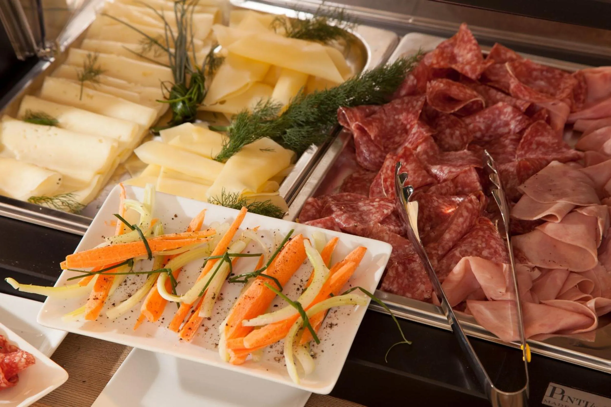 Food and drinks in Floris Hotel