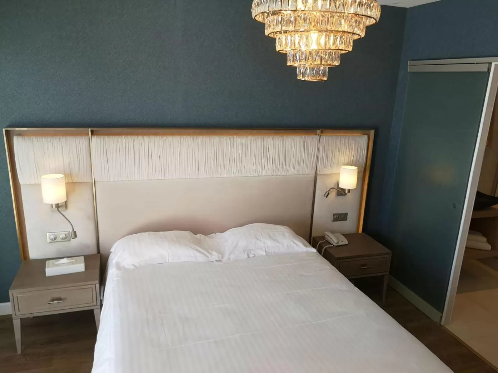 Bed in Le Diana Hôtel & Spa