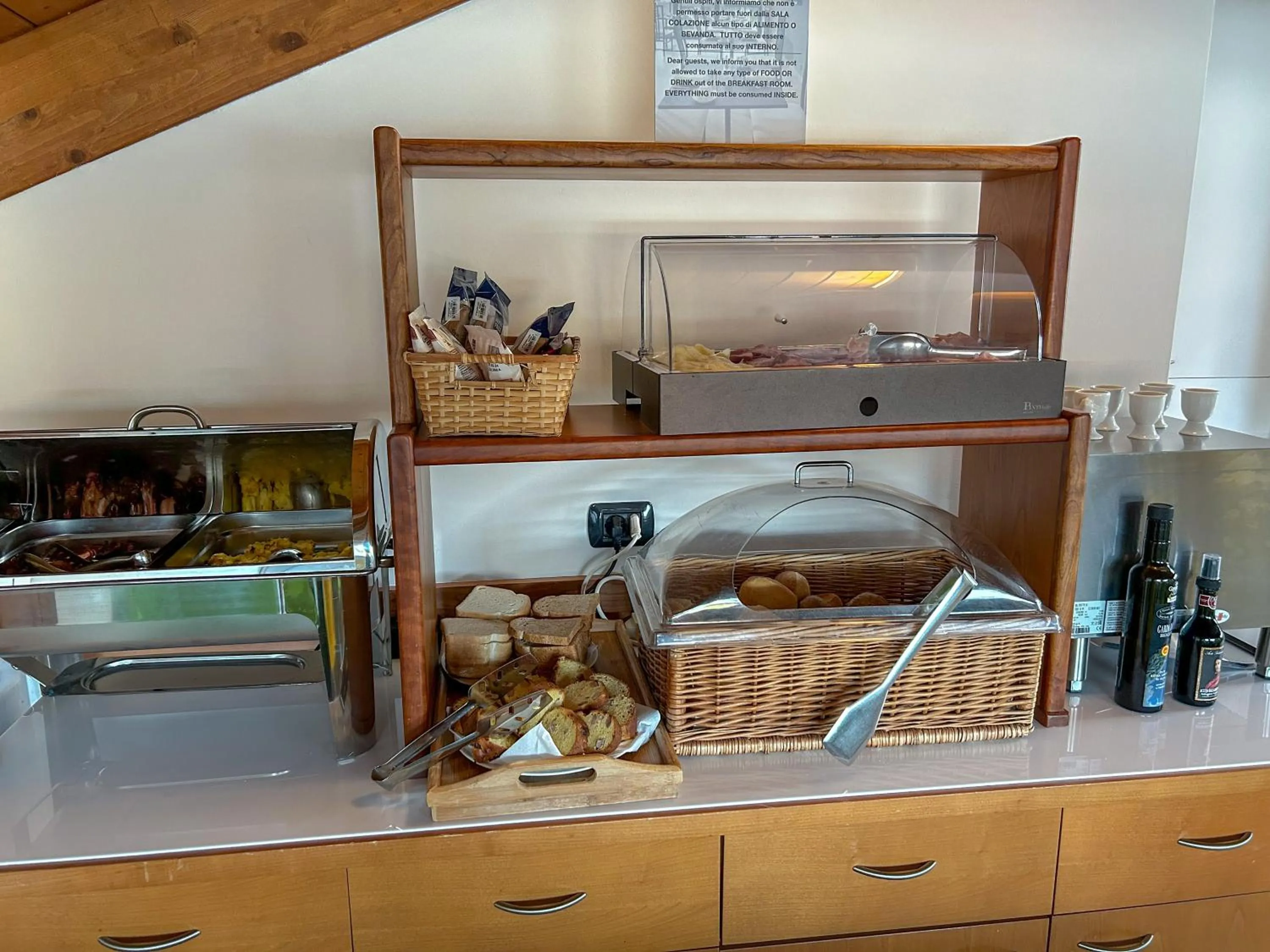 Breakfast in Hotel Mavino