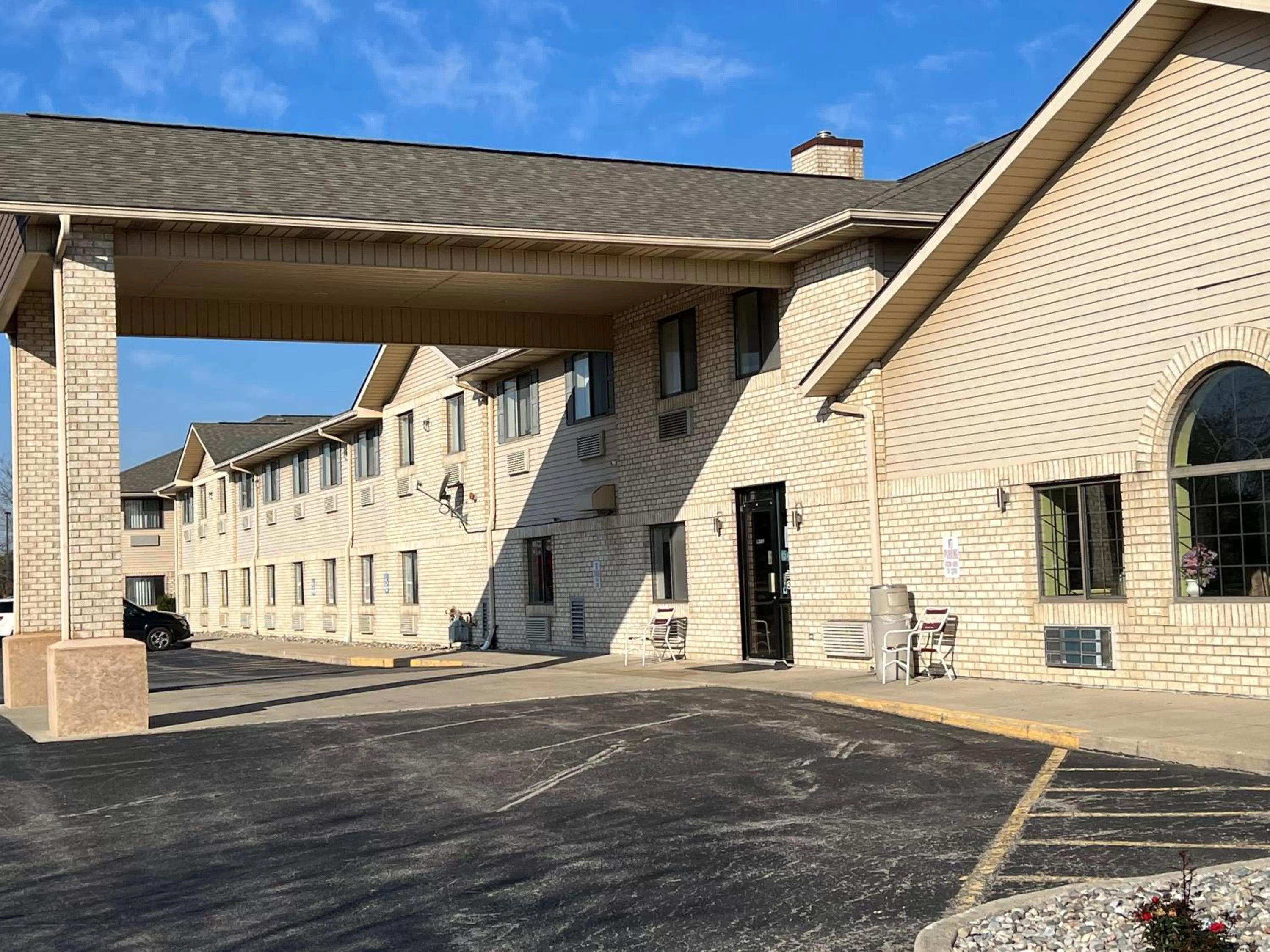 Property building in Express Inn & suites