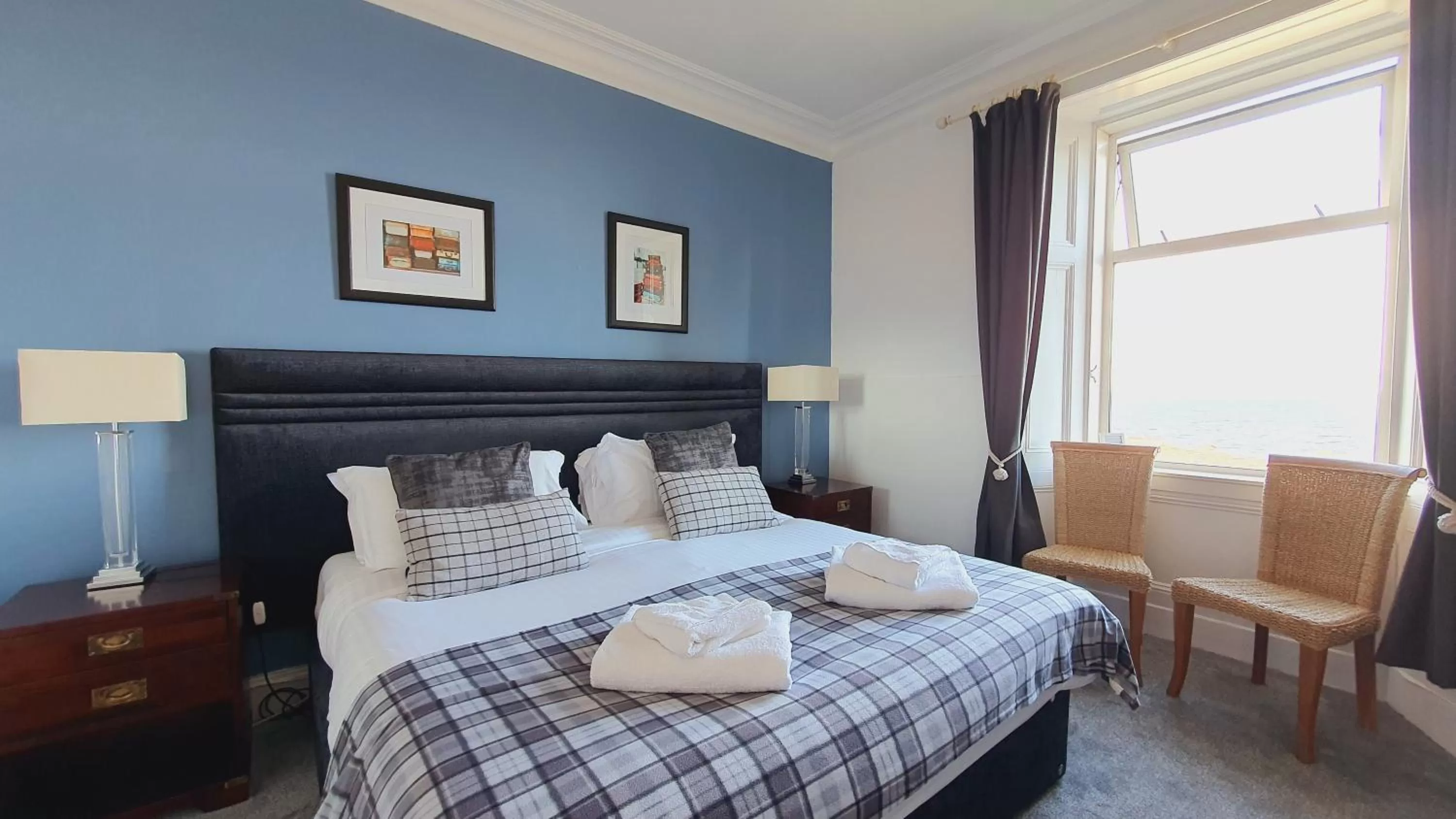 Bed in Bayswell Park Hotel