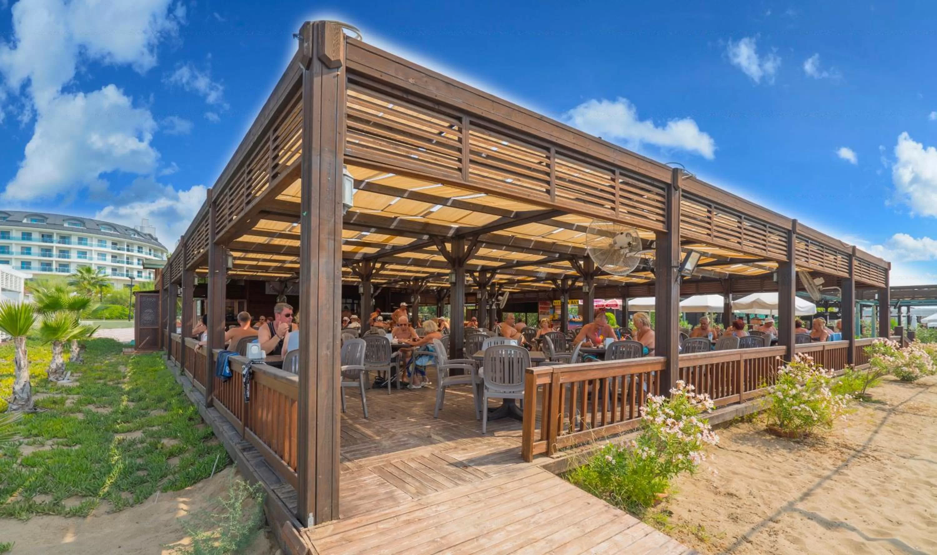 Restaurant/places to eat in Side Breeze Hotel