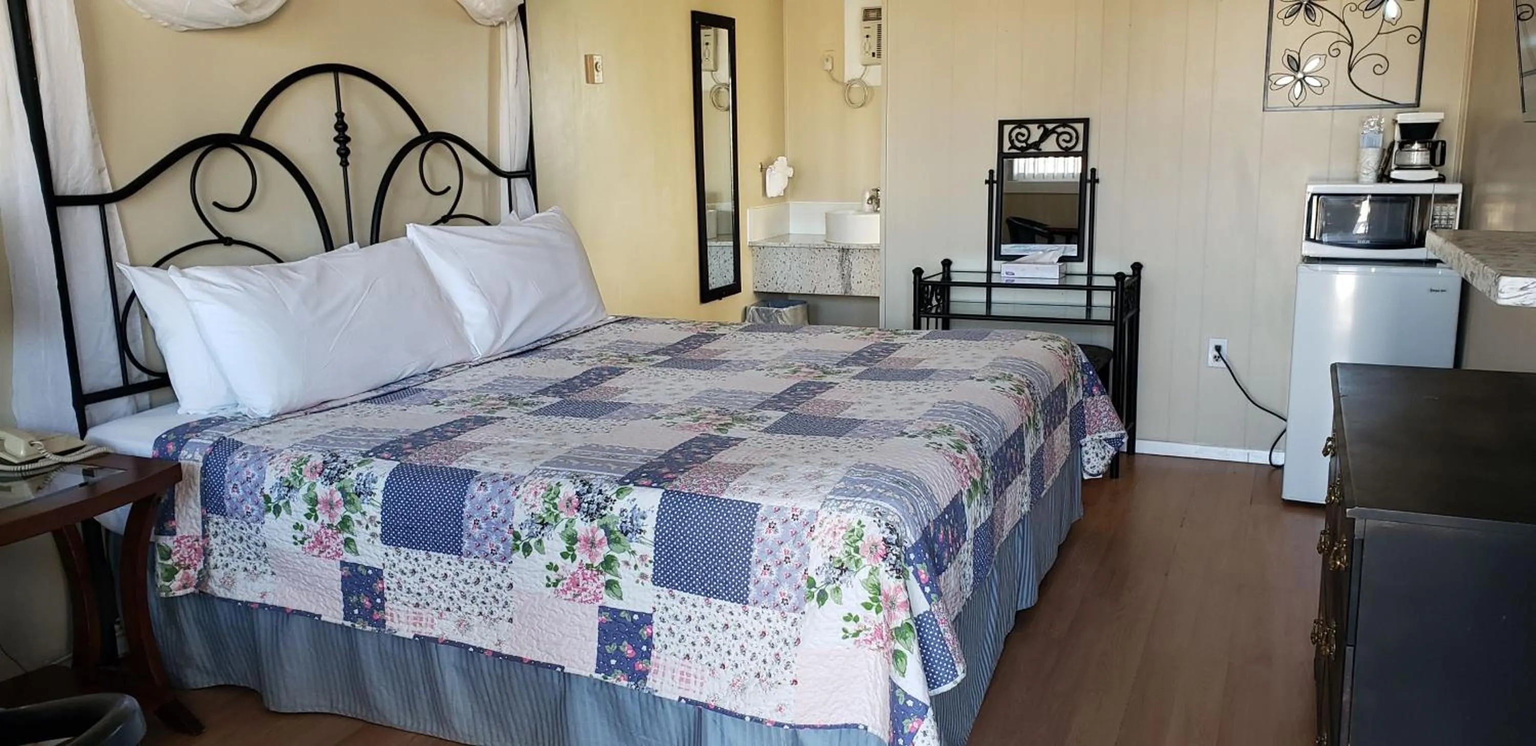 Bed in Blue Moon Motel