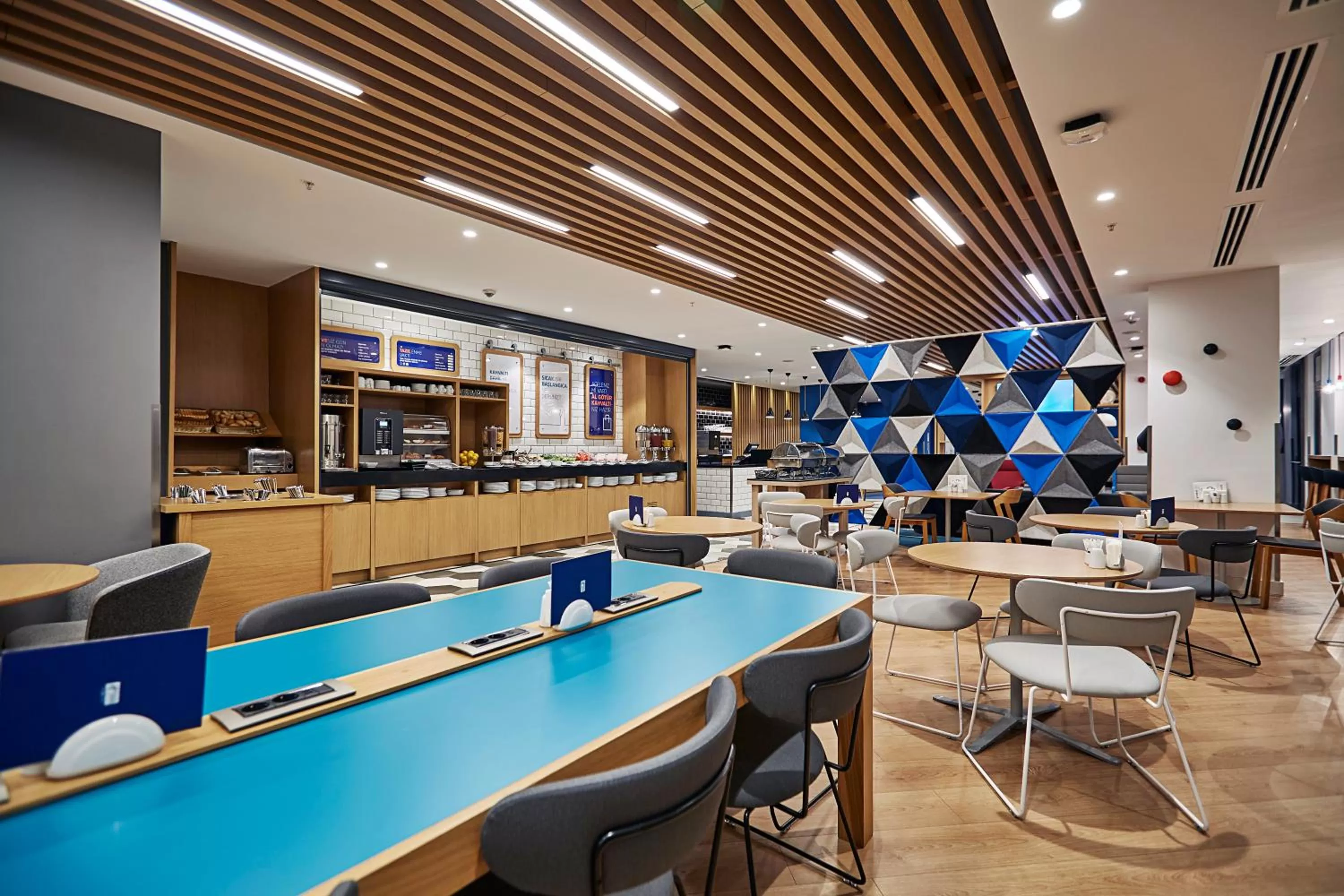 Breakfast in Holiday Inn Express - Istanbul - Atakoy Metro by IHG