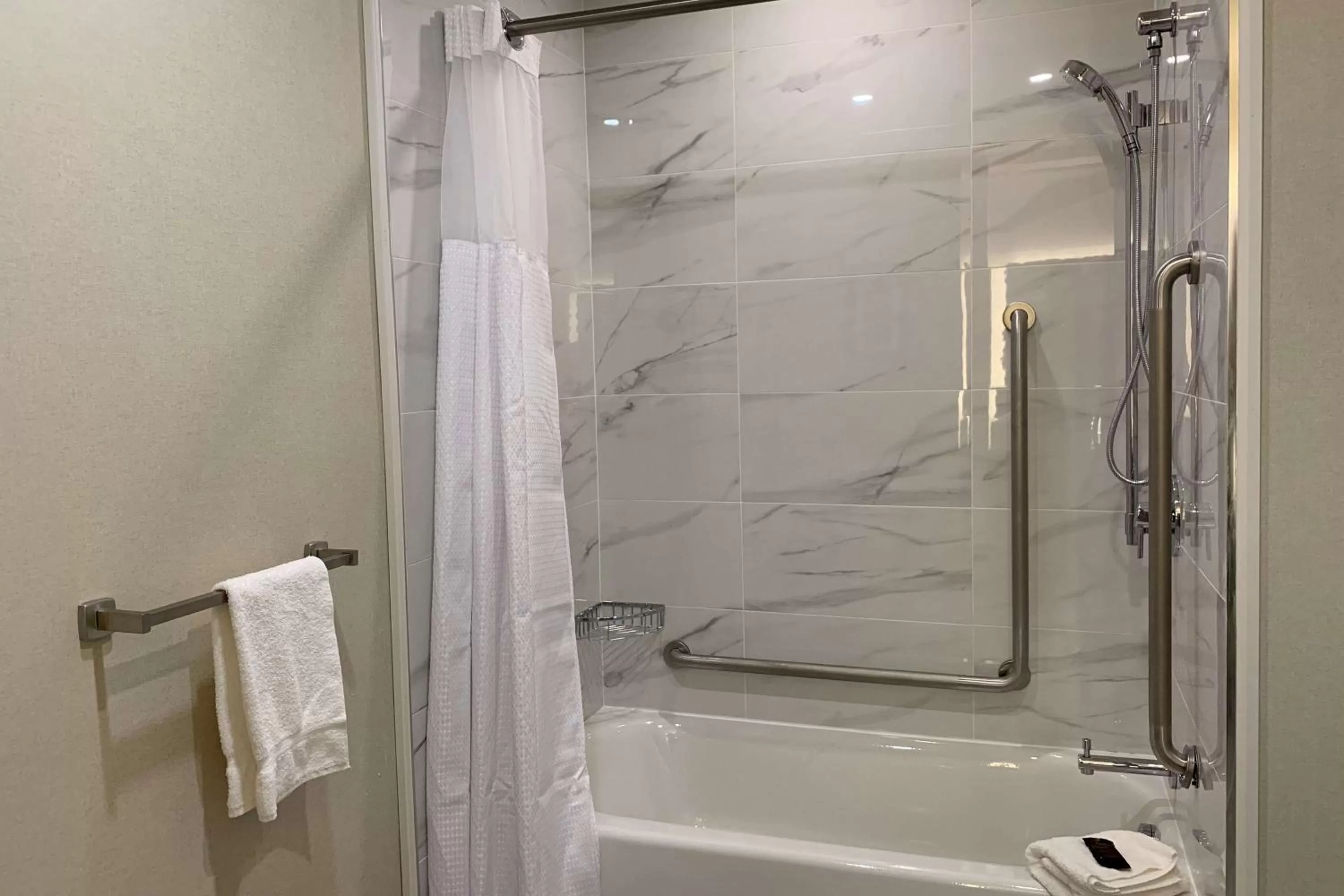 Bathroom in Wingate by Wyndham Kanata West Ottawa