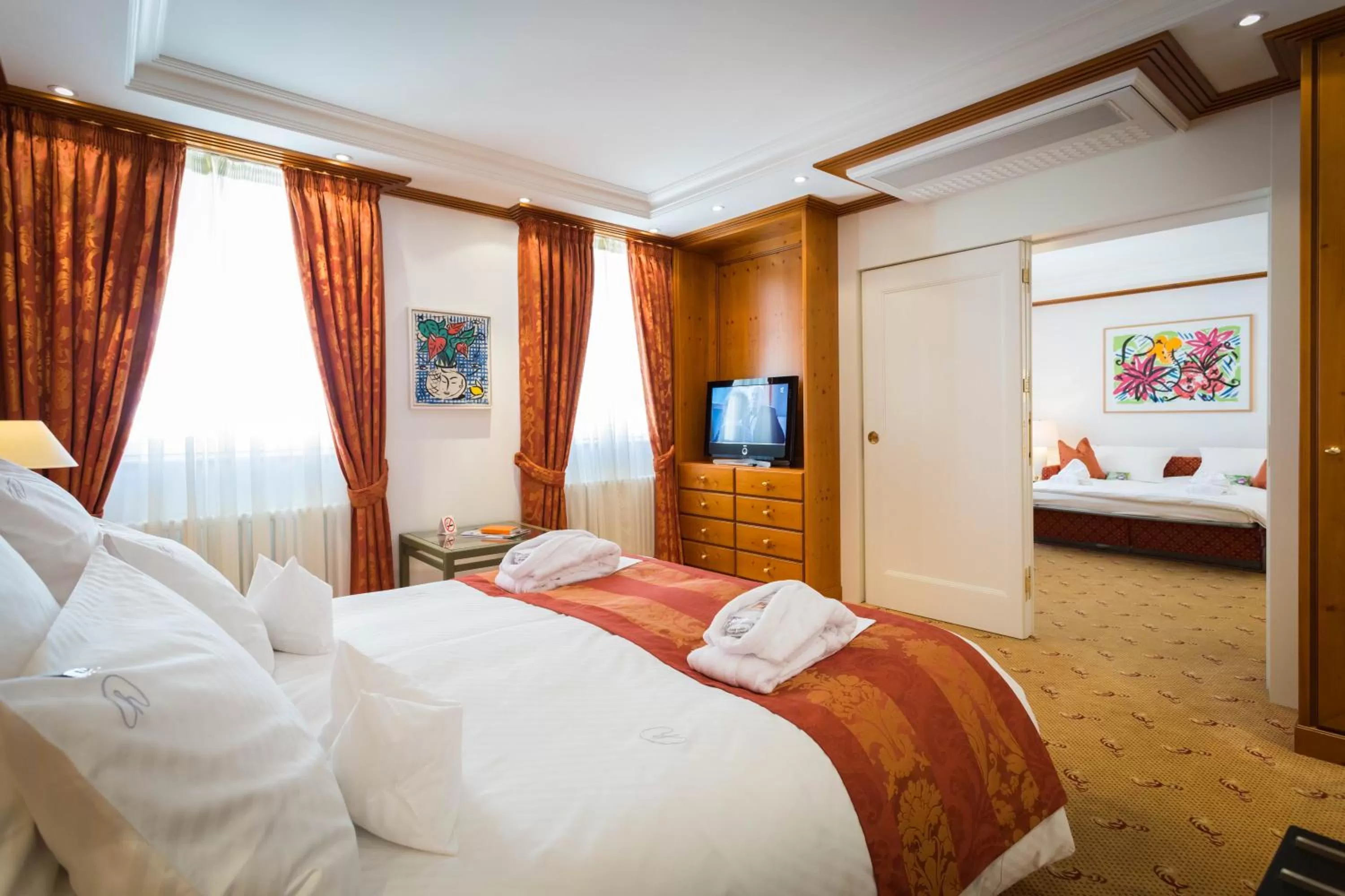 Photo of the whole room, Bed in Hotel & Spa A la cour d'Alsace by HappyCulture