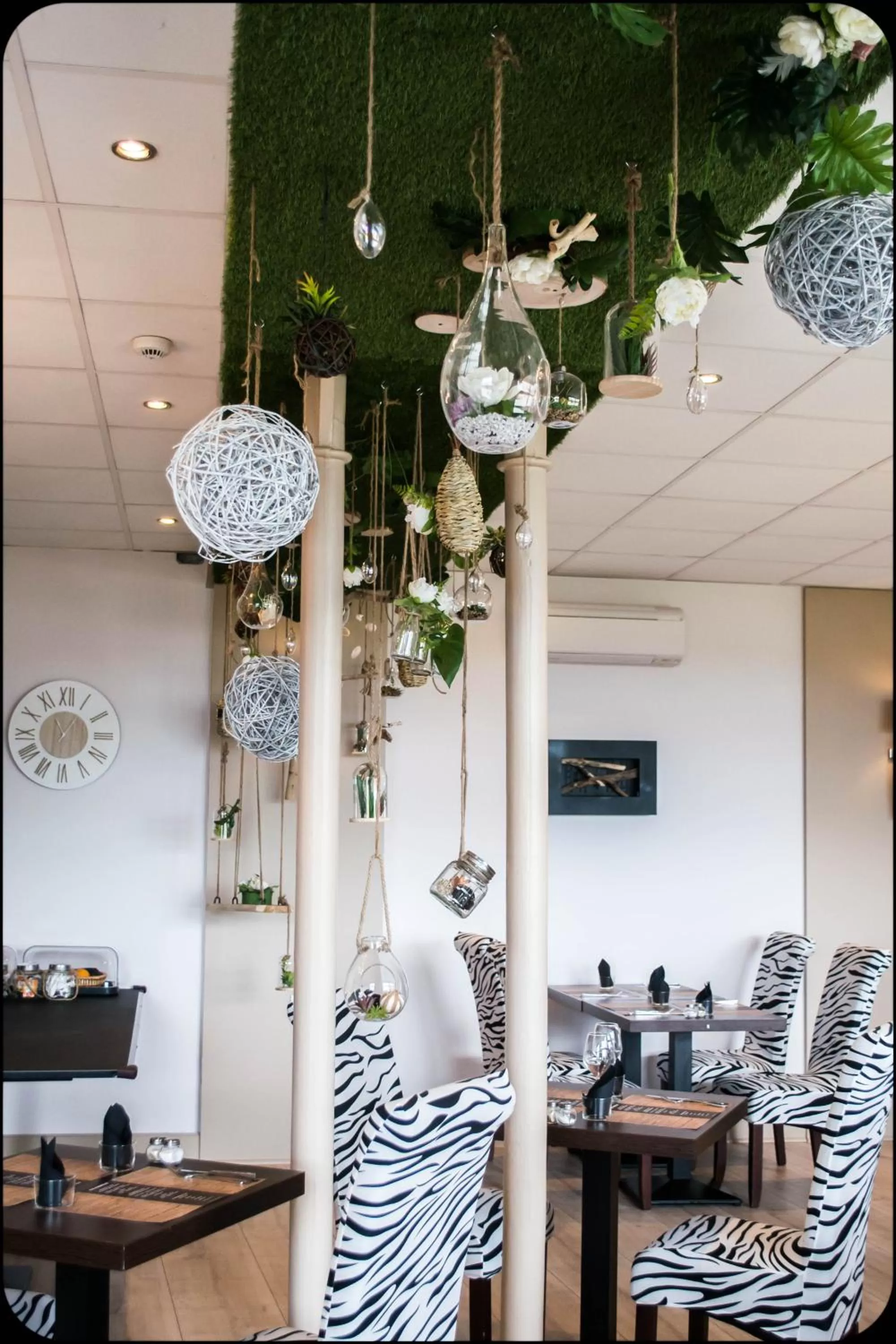 Restaurant/places to eat in Logis Hôtel La Bastide des Oliviers