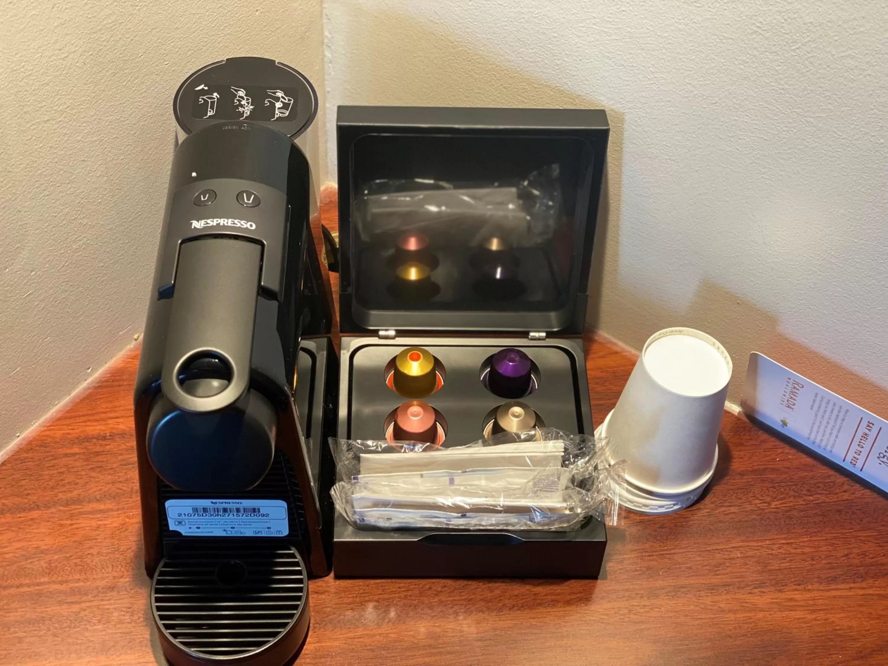 Coffee/tea facilities in Ramada Plaza by Wyndham Gatineau/Manoir du Casino