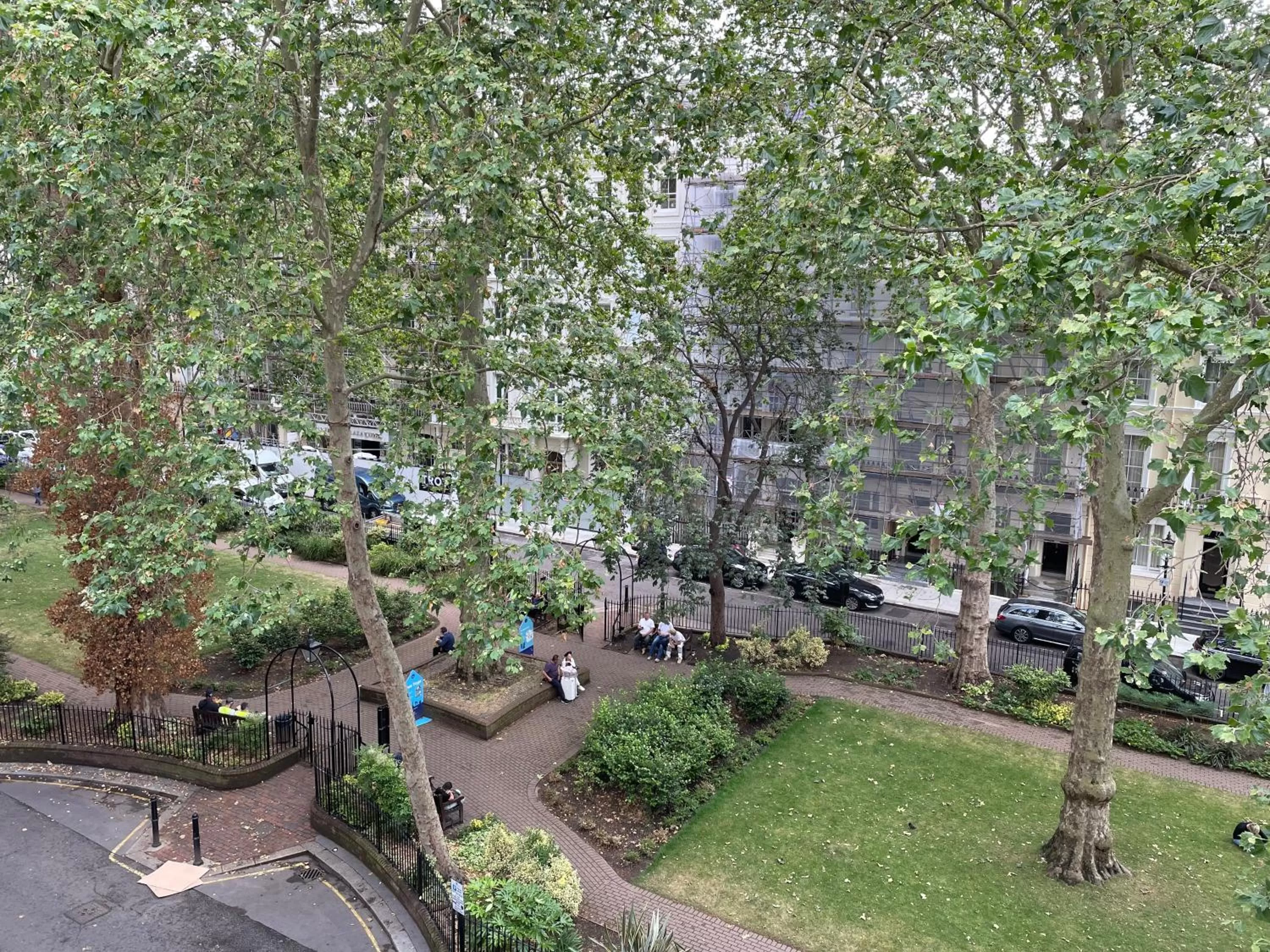 Garden view in St. David's Hotels Paddington