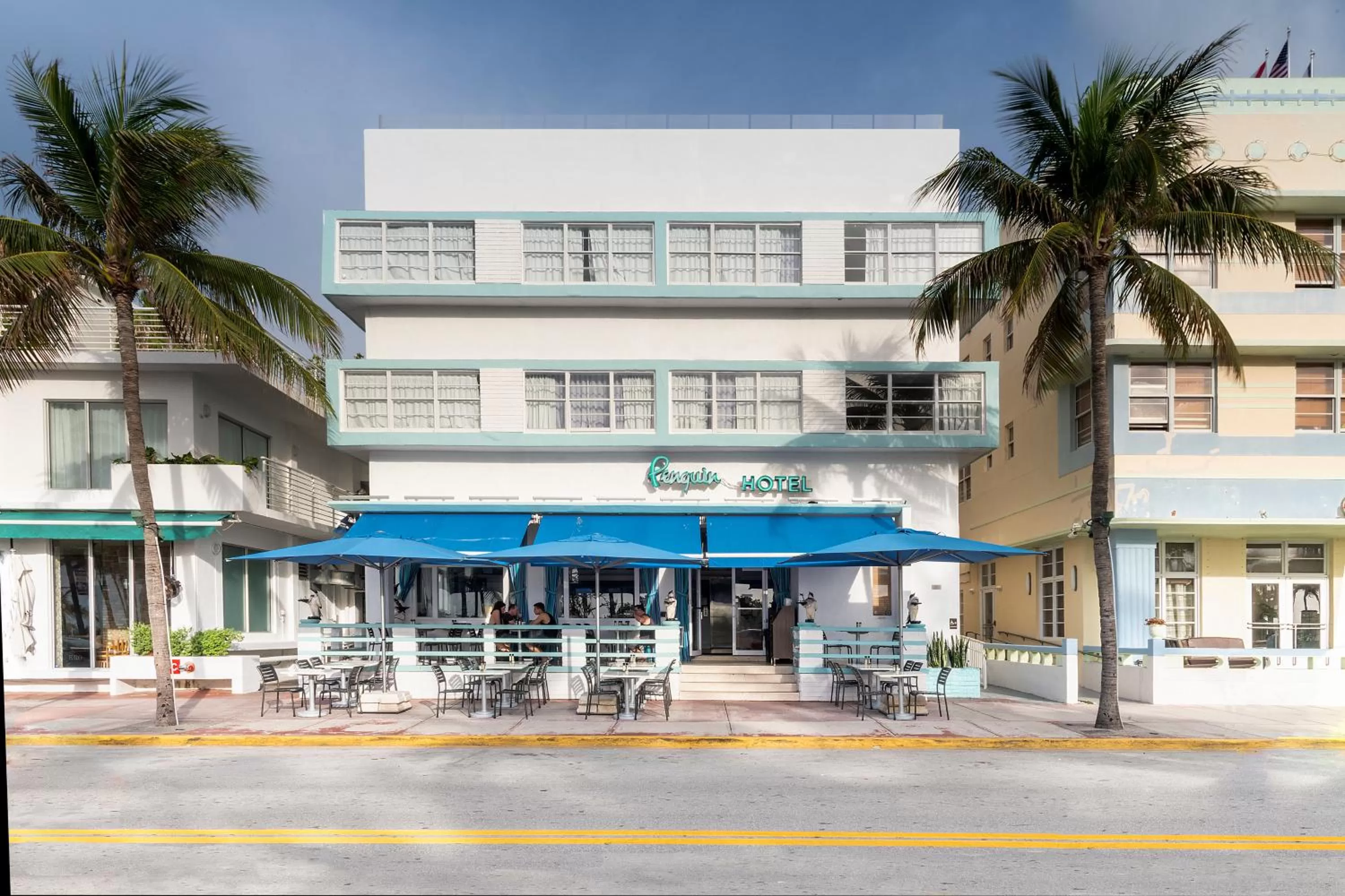 Facade/entrance in Penguin Hotel