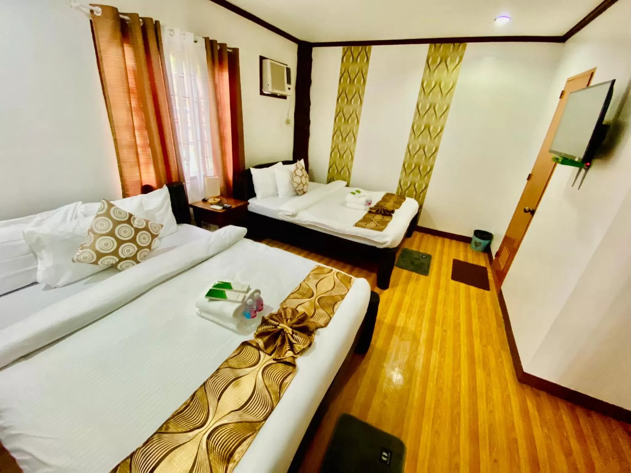 Bed in Sophias Beach Guest House