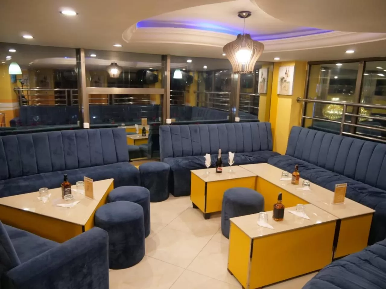 Nightclub / DJ in Marriot Metropolitan Hotel