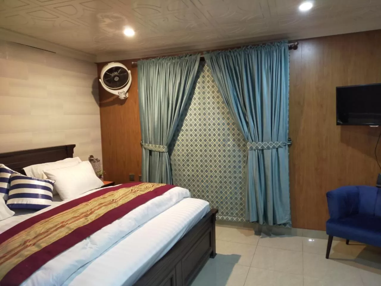 Bed in Shagufta Royal Hotel Murree