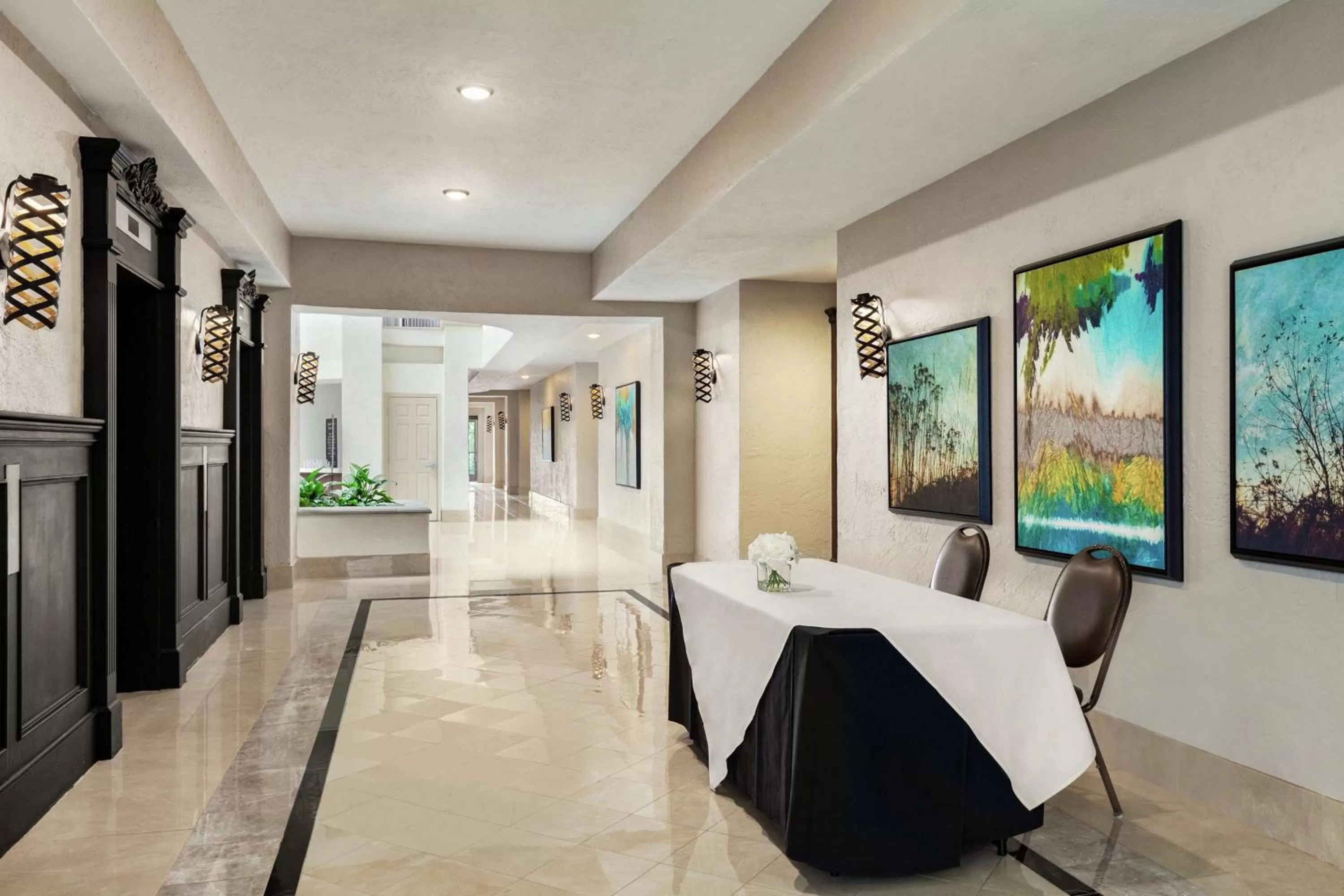 Property building in Embassy Suites by Hilton Santa Ana Orange County Airport