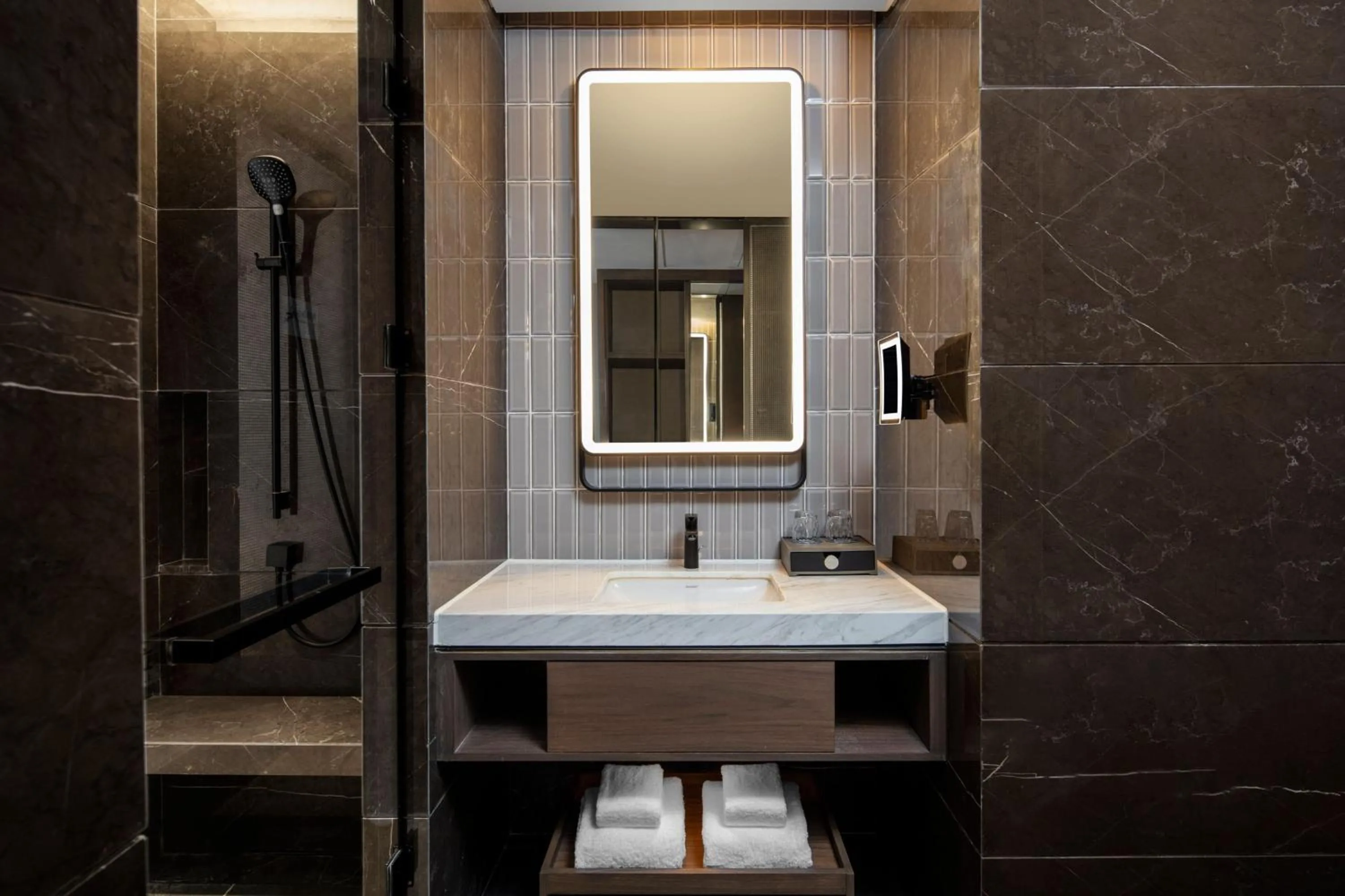 Bathroom in Four Points by Sheraton Chengdu Tianfu New Area