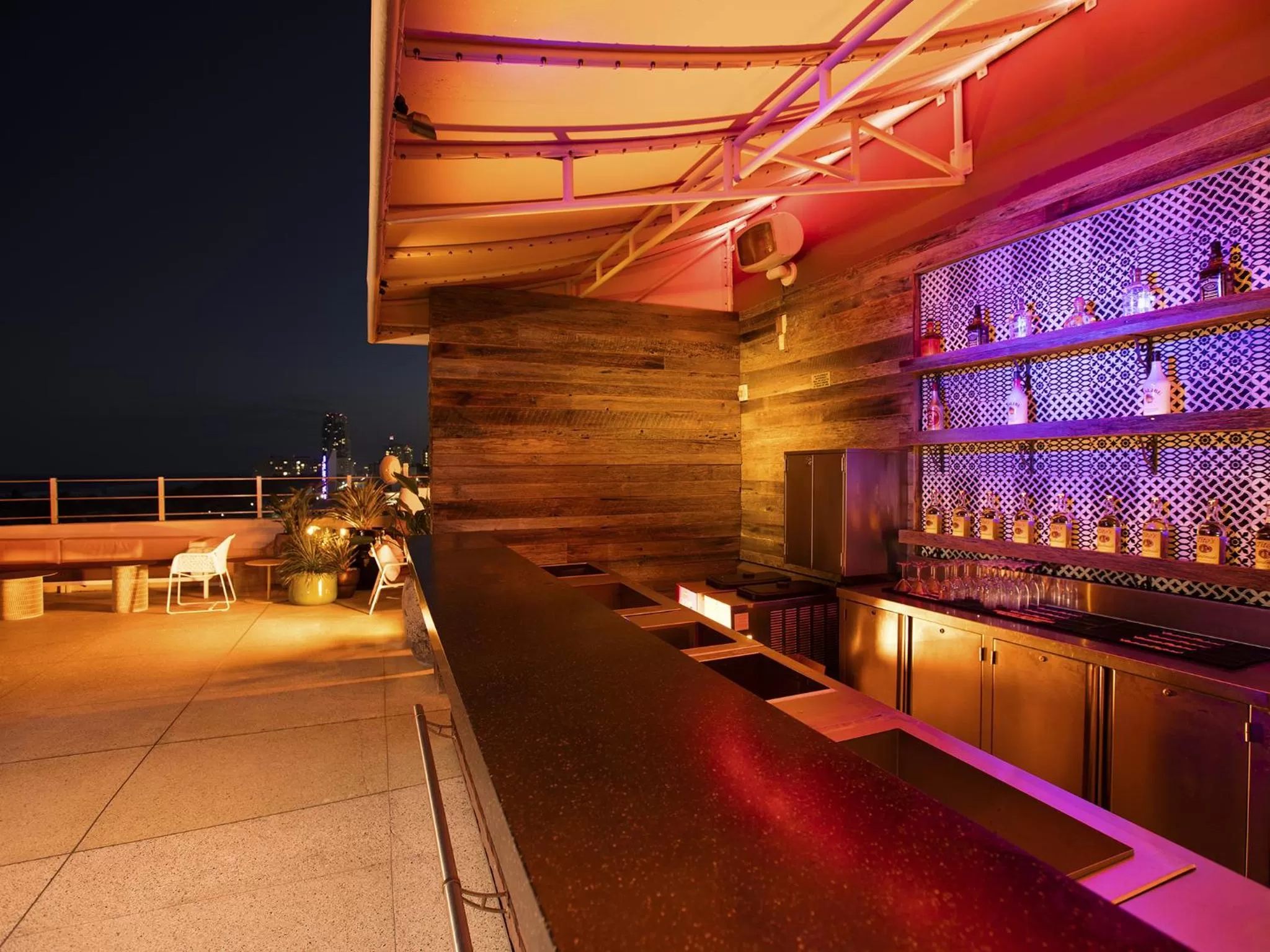 Restaurant/places to eat in Clevelander Hotel