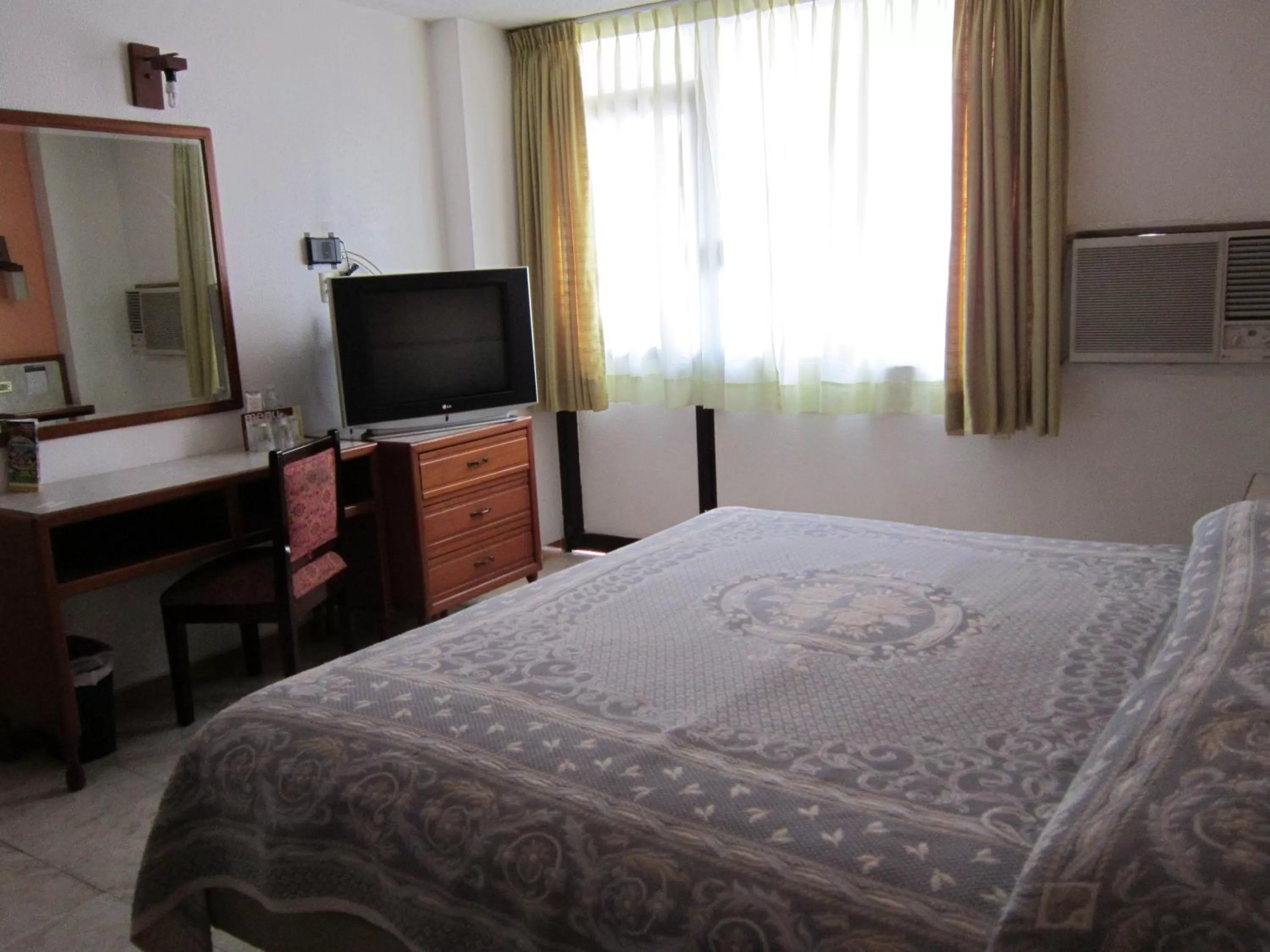 TV and multimedia, Bed in Hotel Baluarte