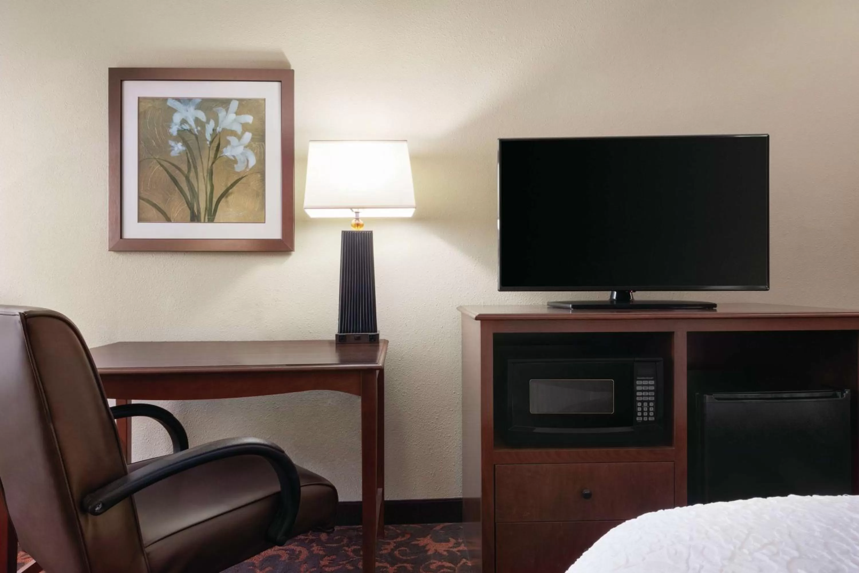Bedroom in Hampton Inn Chicago-Tinley Park