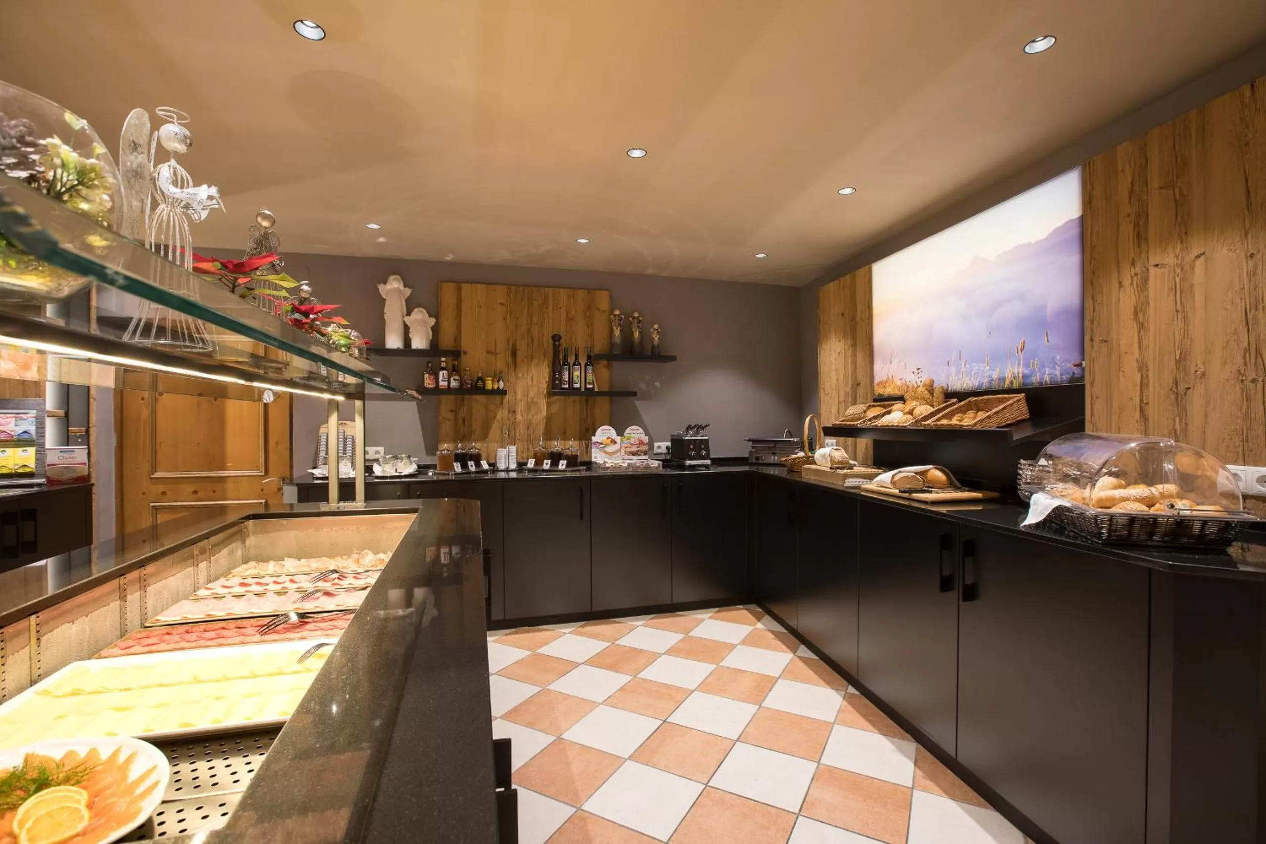 Buffet breakfast in Alpenhotel Tirolerhof