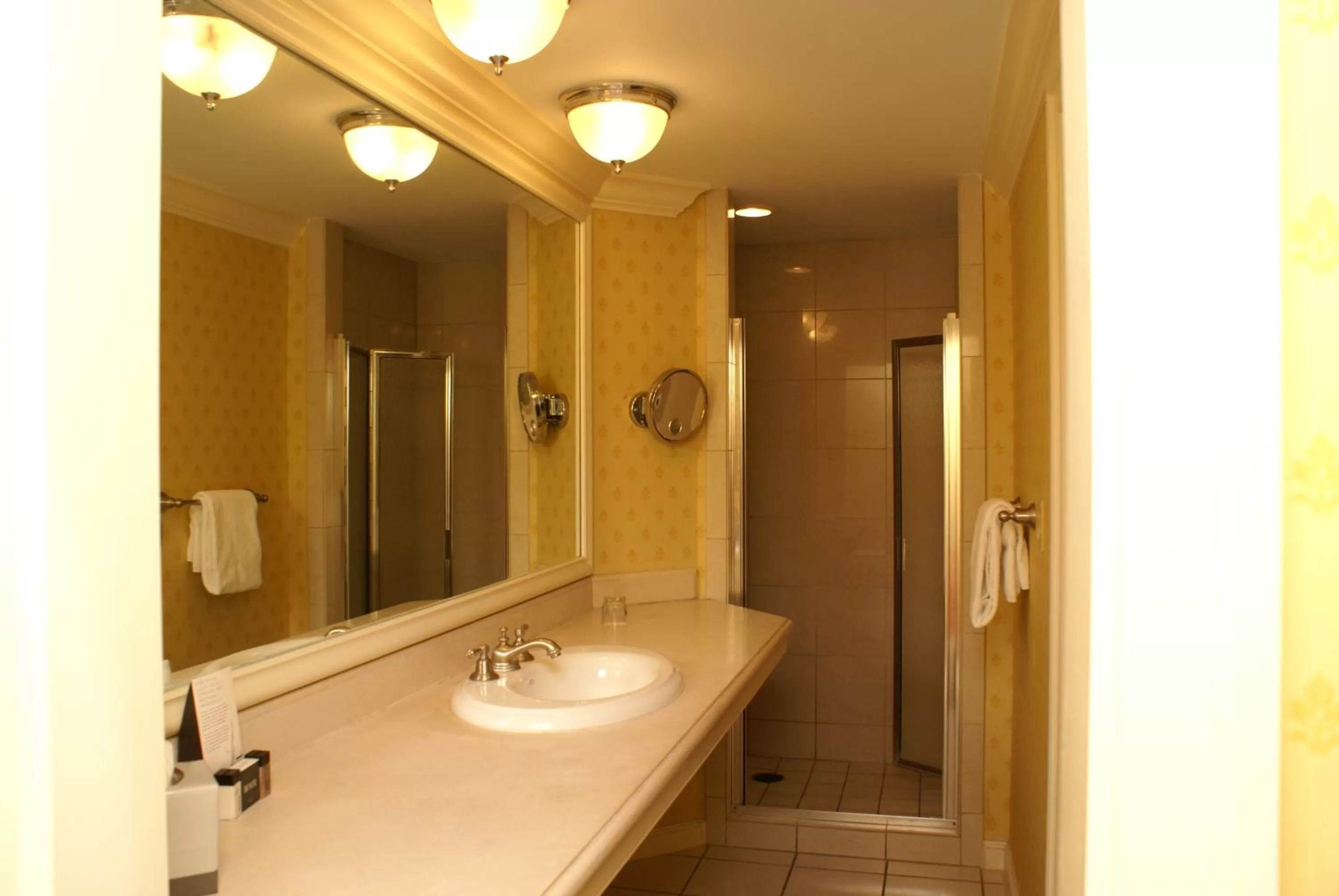 Bathroom in Columbia Club