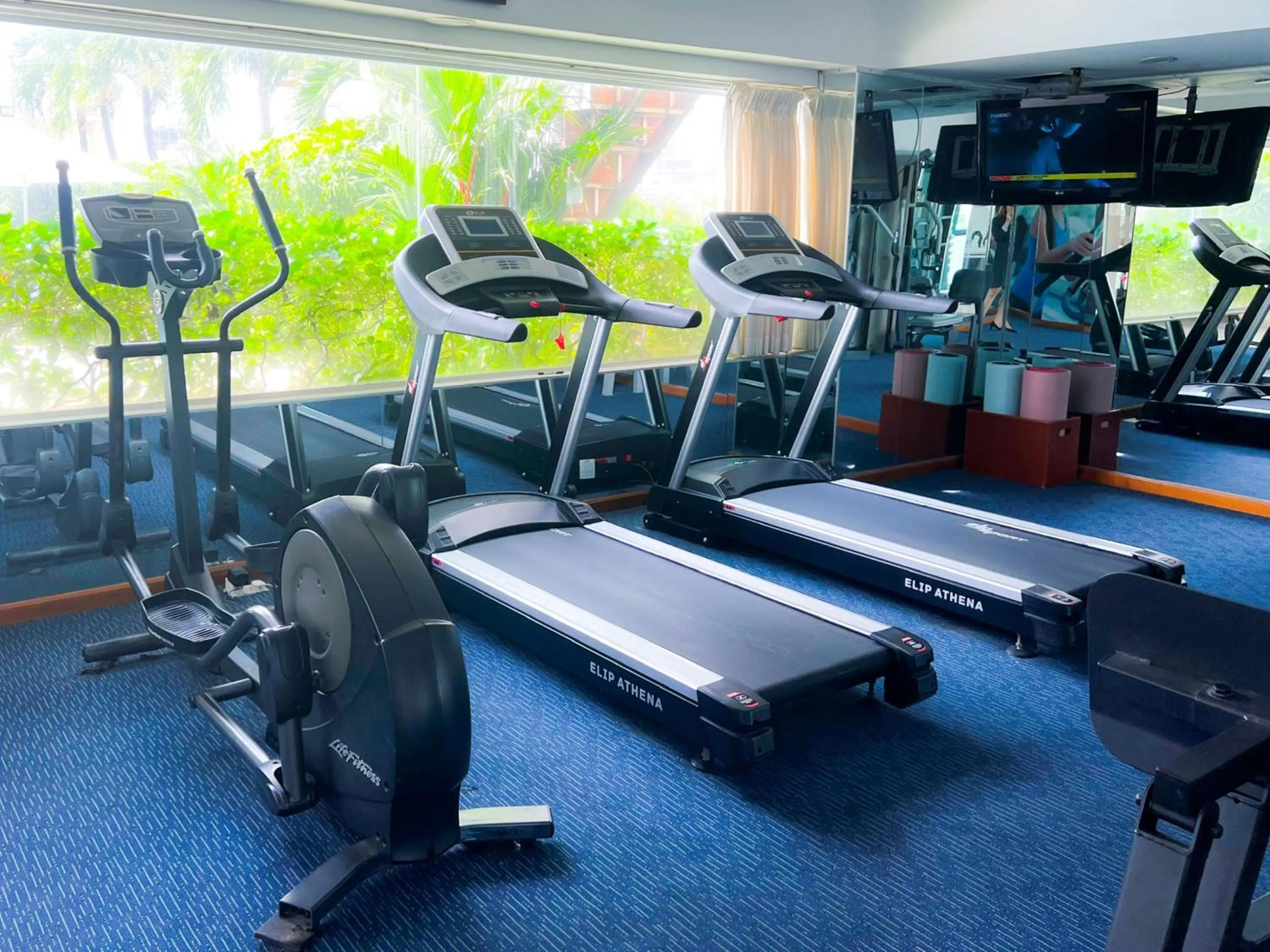 Fitness centre/facilities in Ramana Saigon Hotel