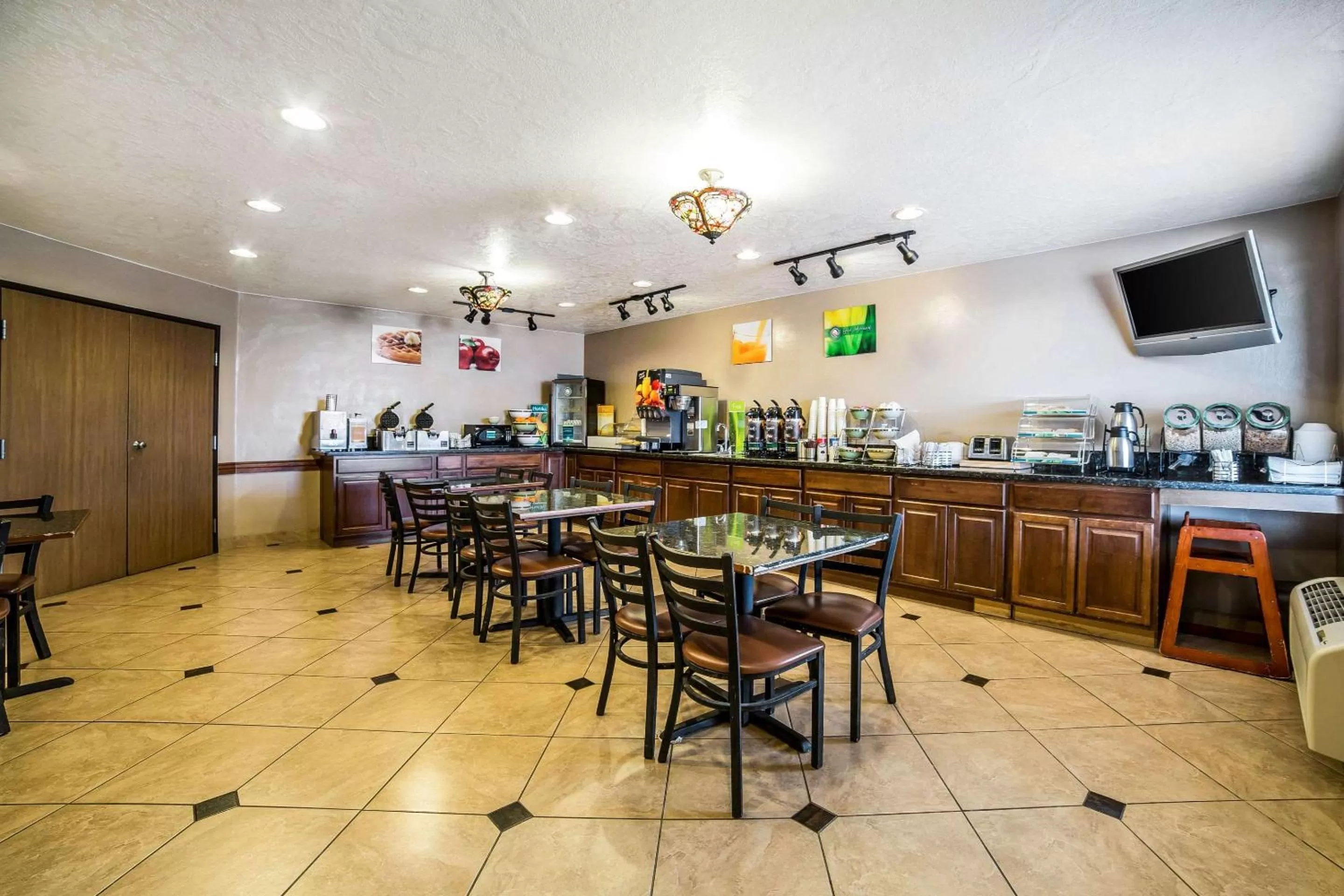 Restaurant/places to eat in Quality Inn Zion Park Area