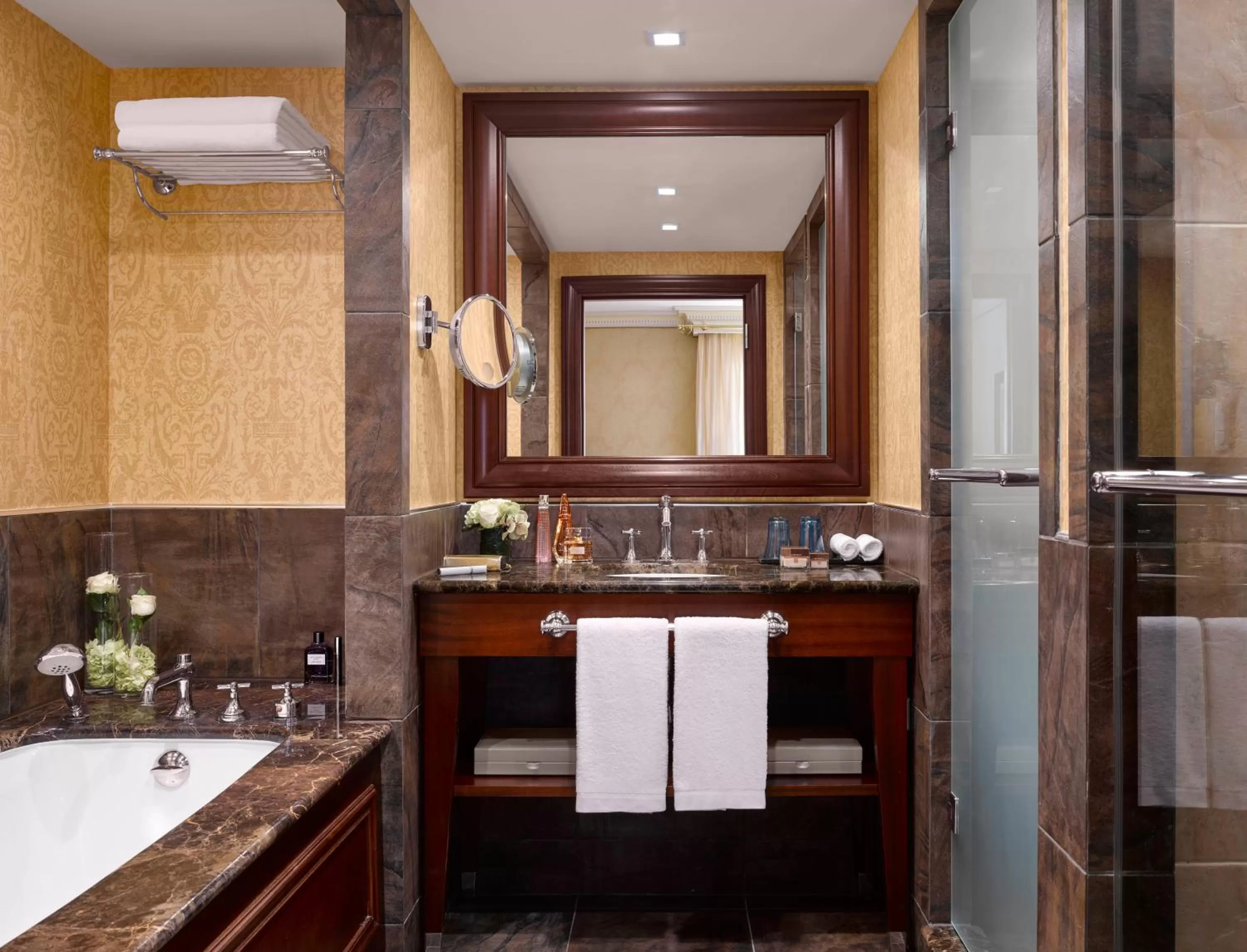 Bathroom in Hôtel Métropole Monte-Carlo - Spa Guerlain