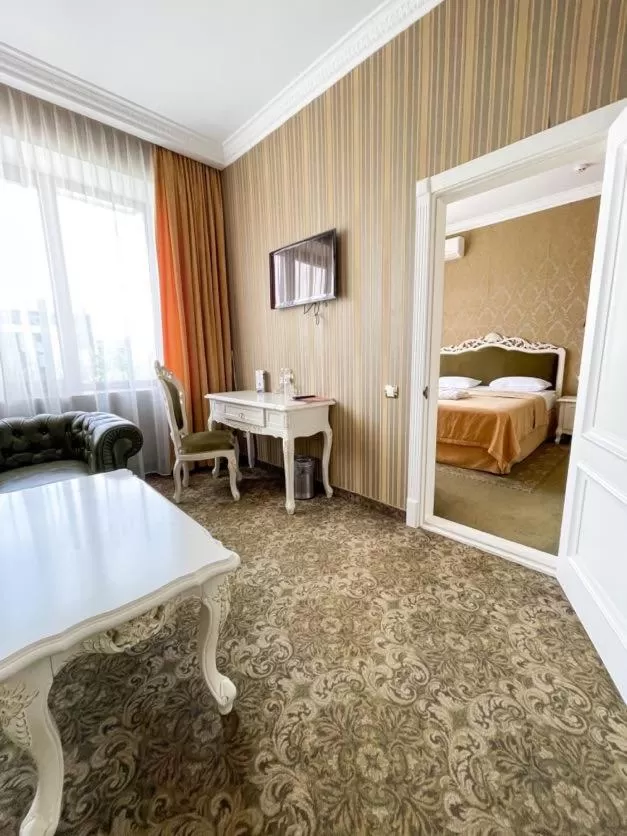 Bed in Olympic Hotel