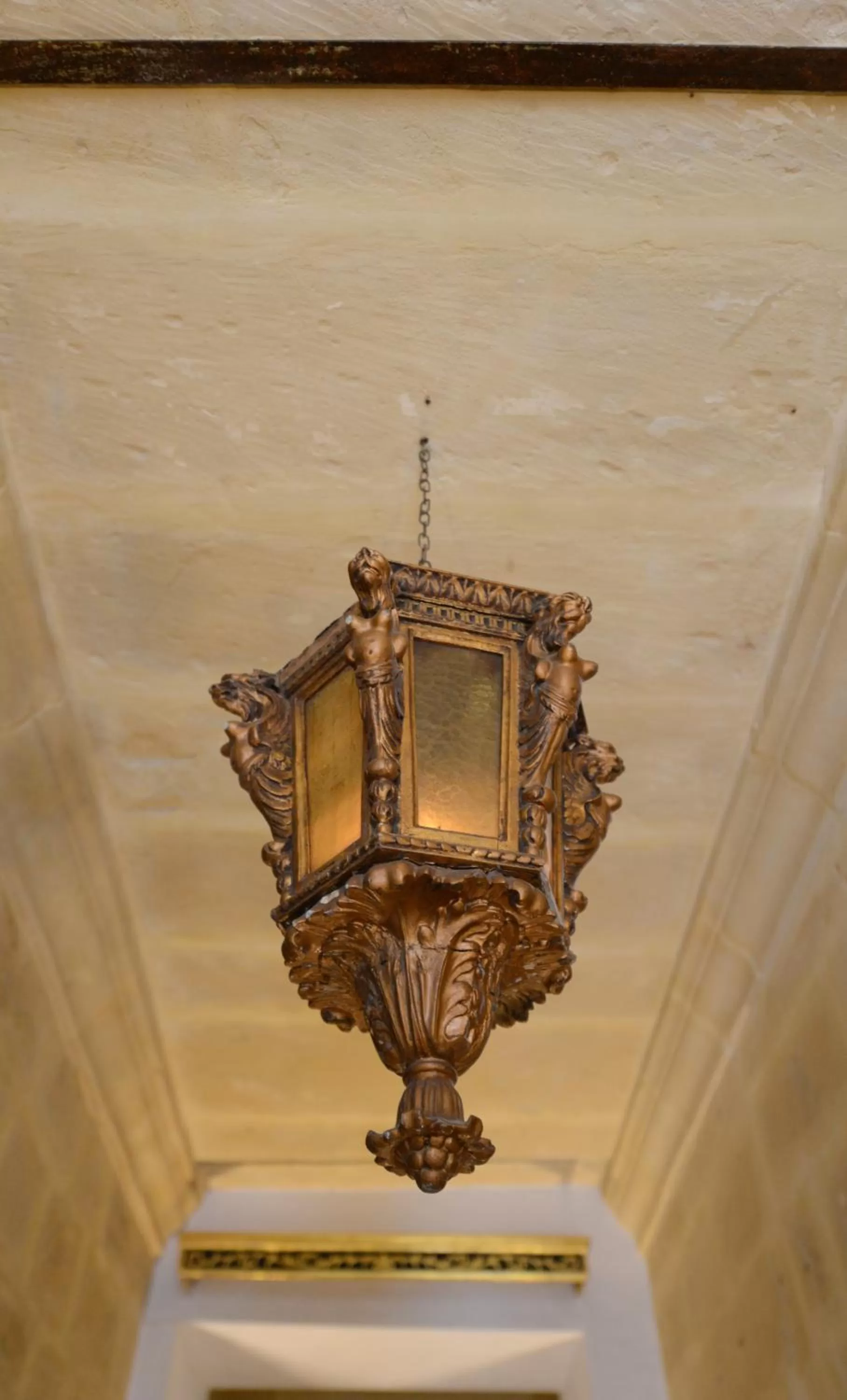 Facade/entrance in Paulos Valletta